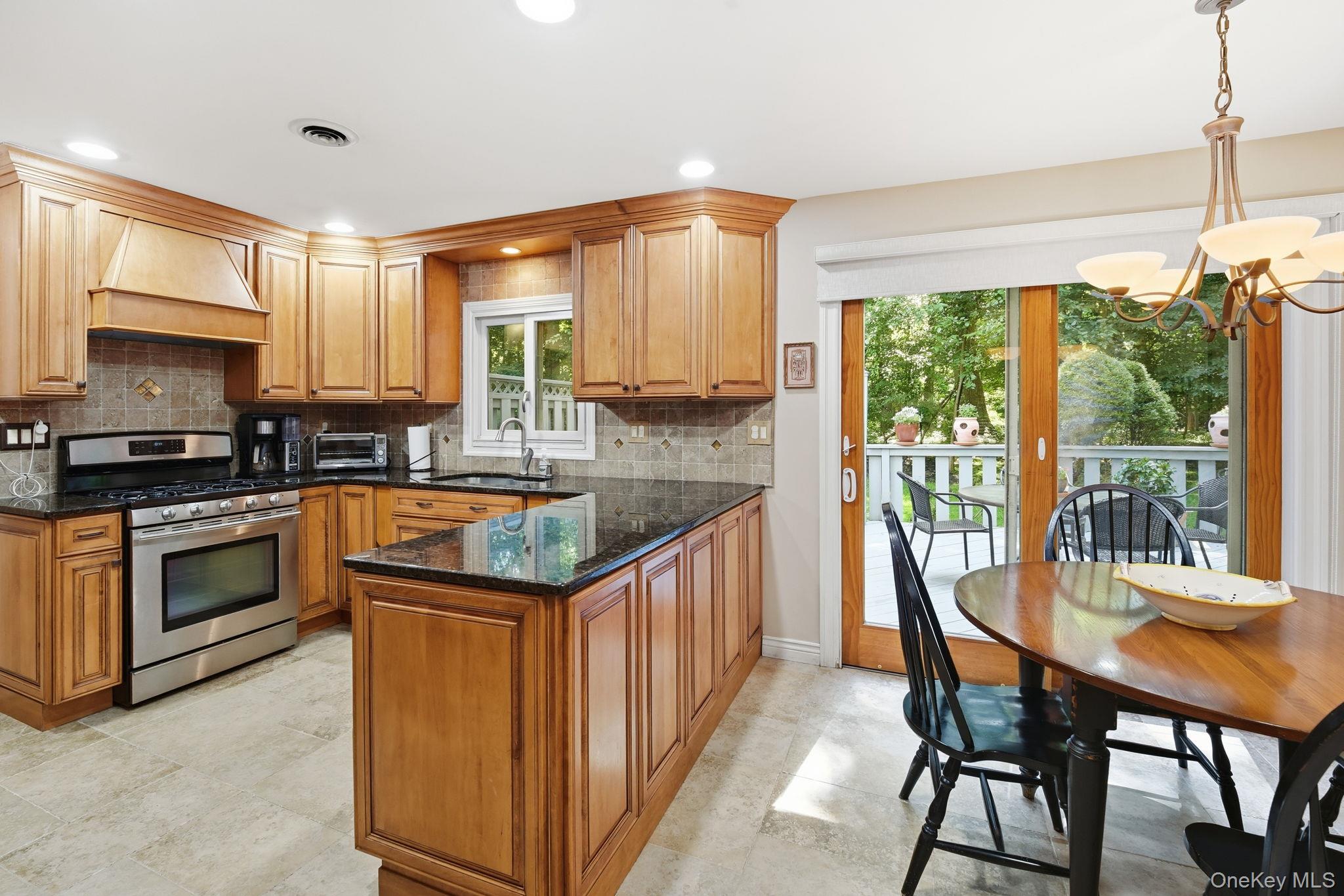 425 White Oak Road Property Photo 9