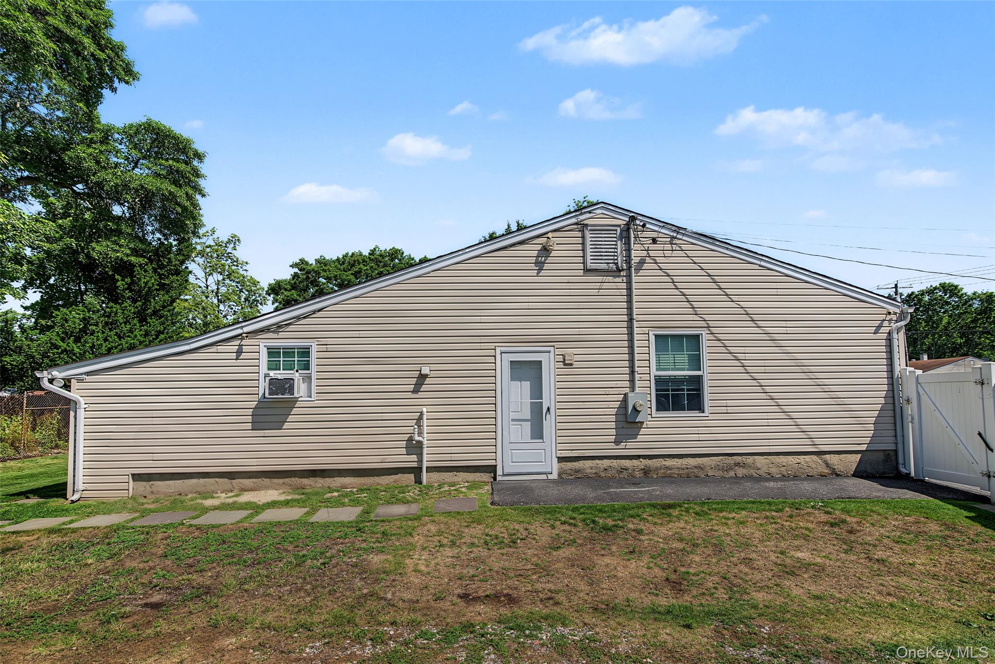 46 Oakland Avenue Property Photo 3