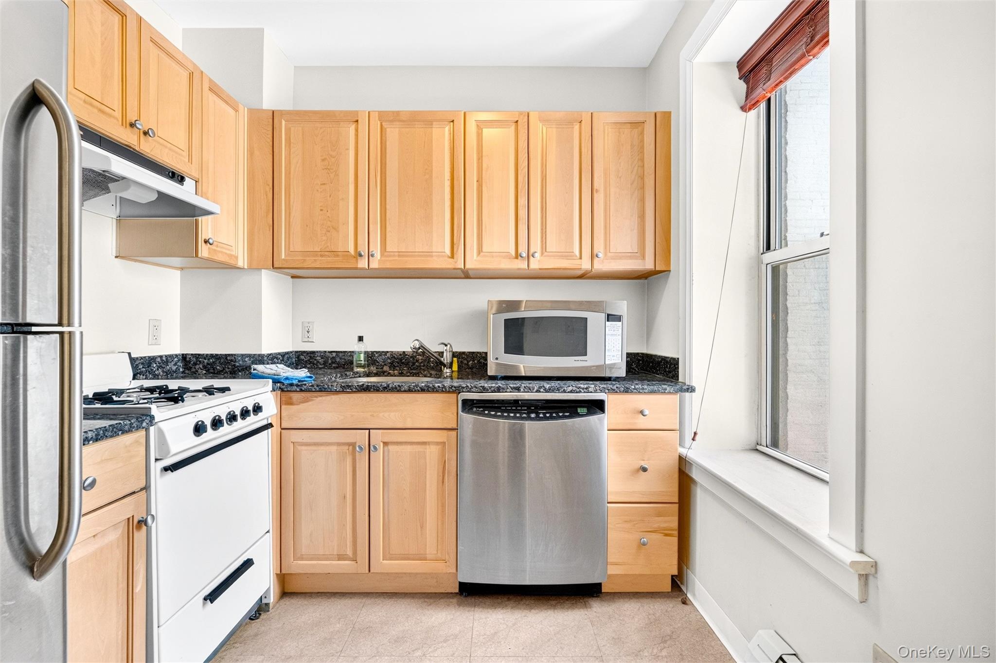 85 Bronx River Road 4a Property Photo 10