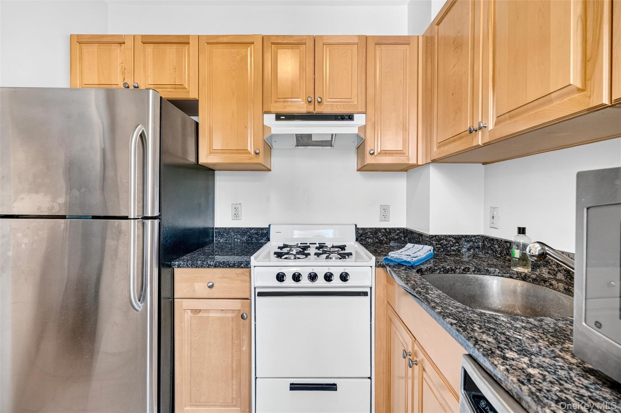 85 Bronx River Road 4a Property Photo 11