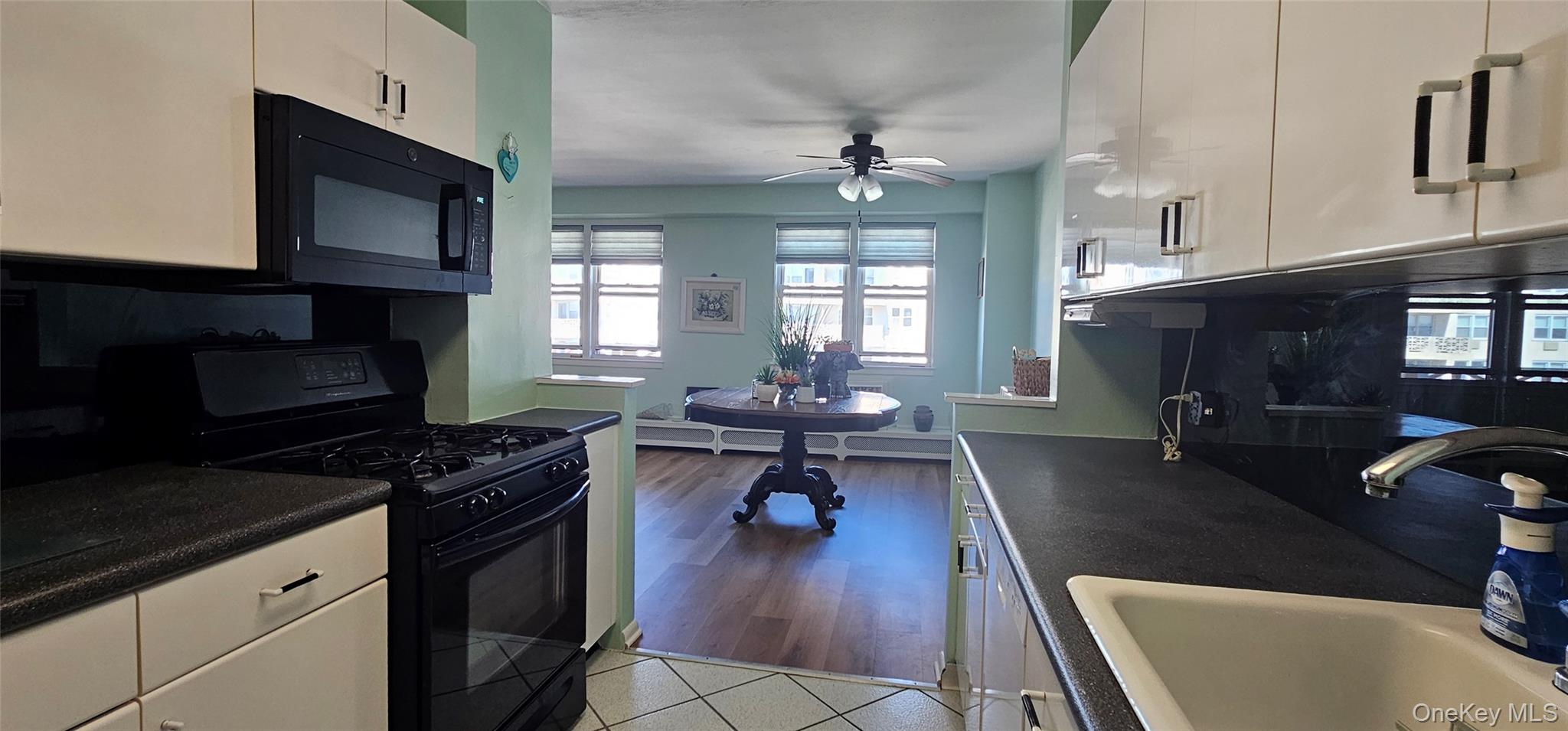 450 Shore Road 8g Property Photo 6