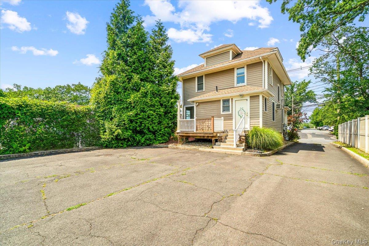 741 W Nyack Road Property Photo 8