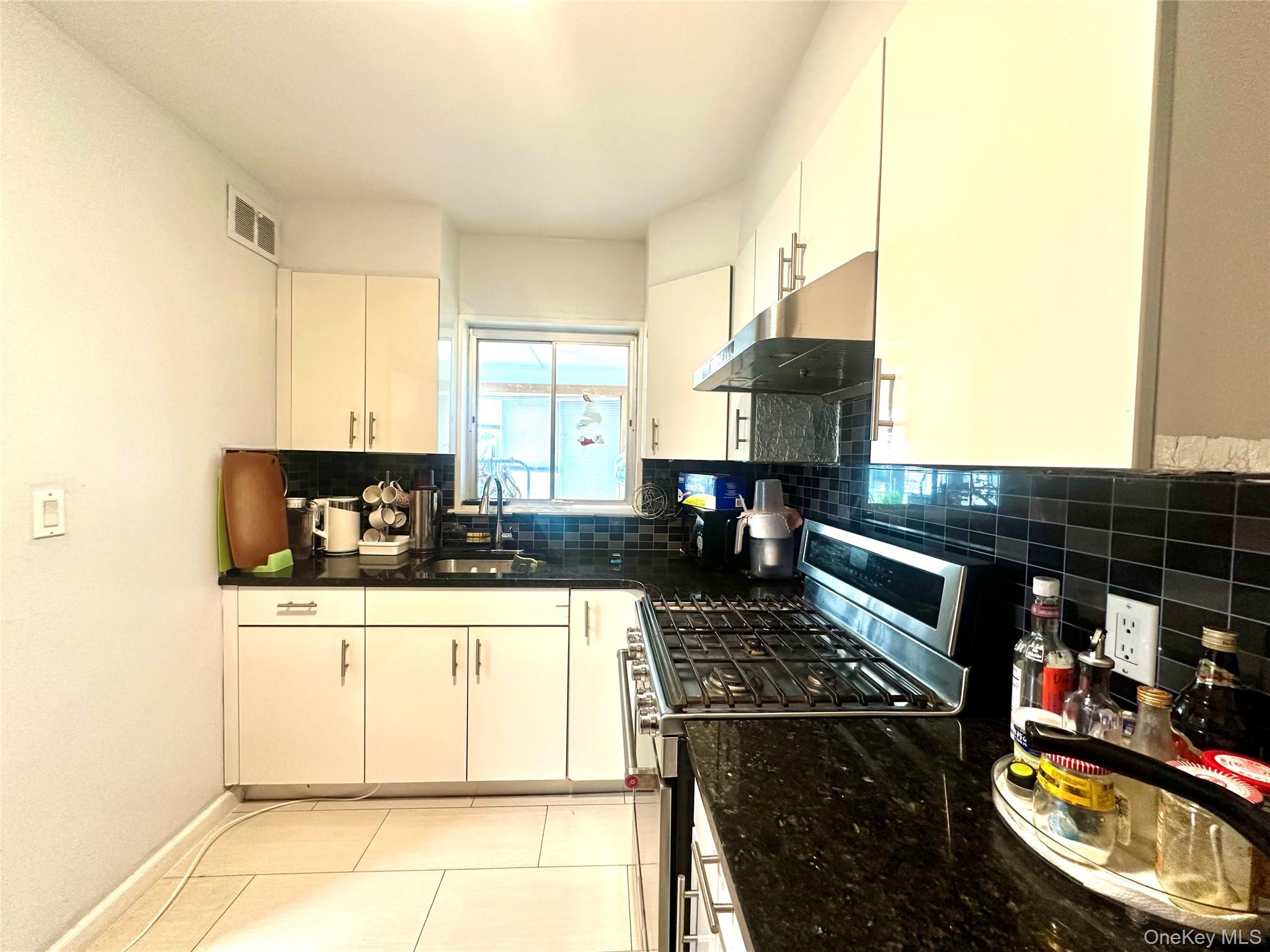 4744 199th Street Property Photo 5