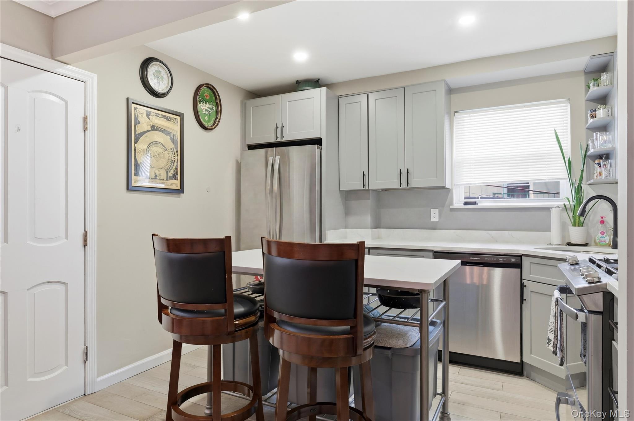 2511 44th Street Property Photo 4