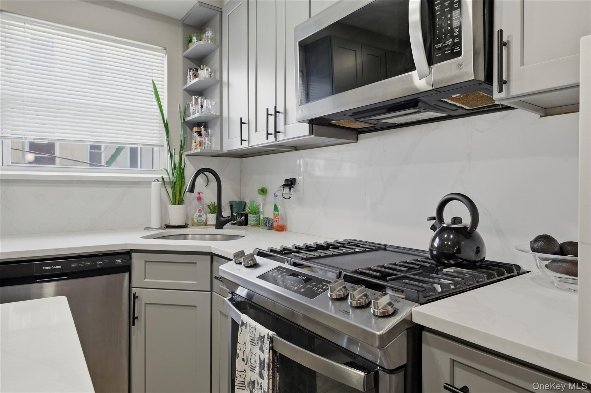 2511 44th Street Property Photo 5