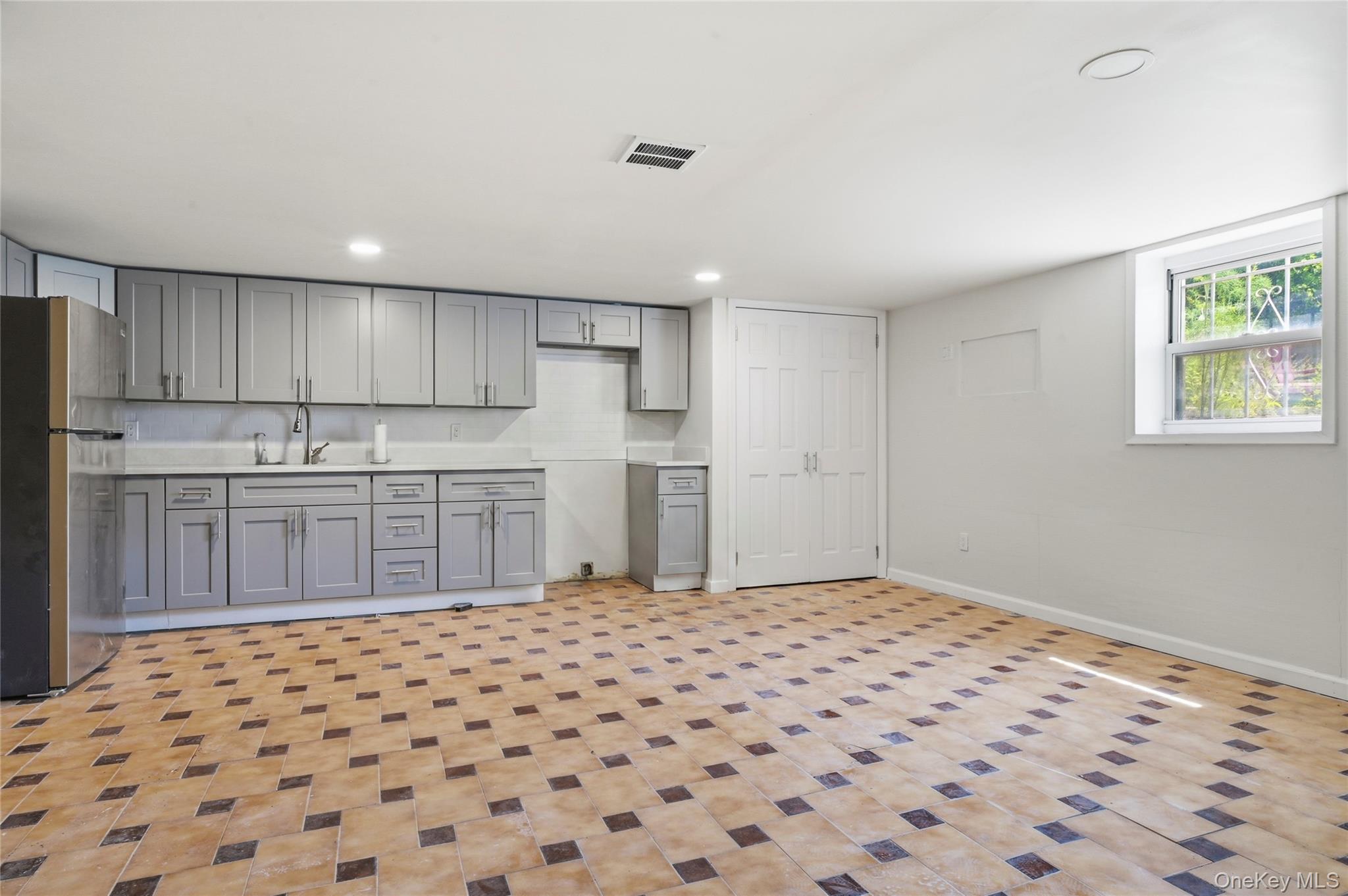 2511 44th Street Property Photo 13