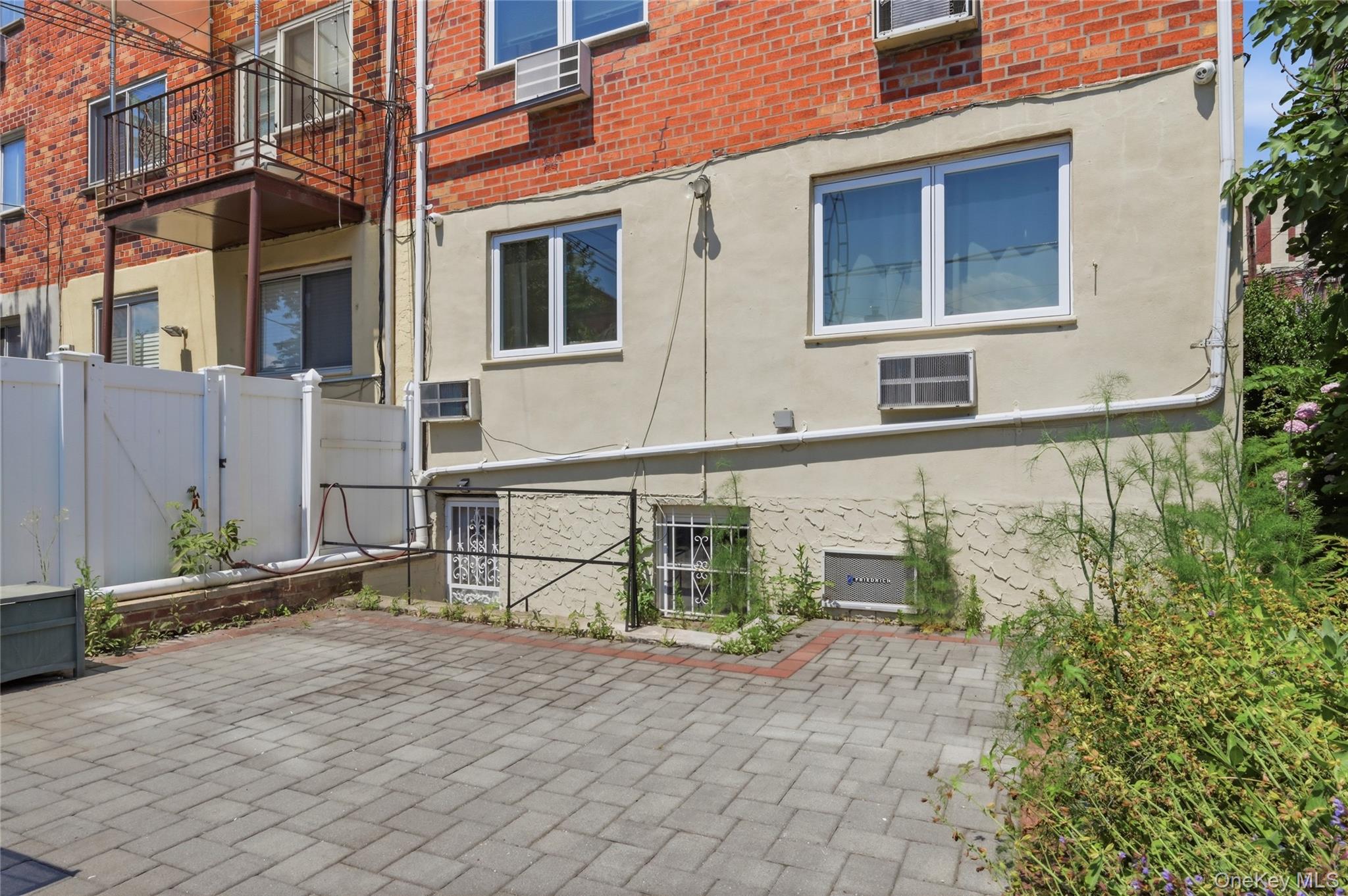 2511 44th Street Property Photo 14