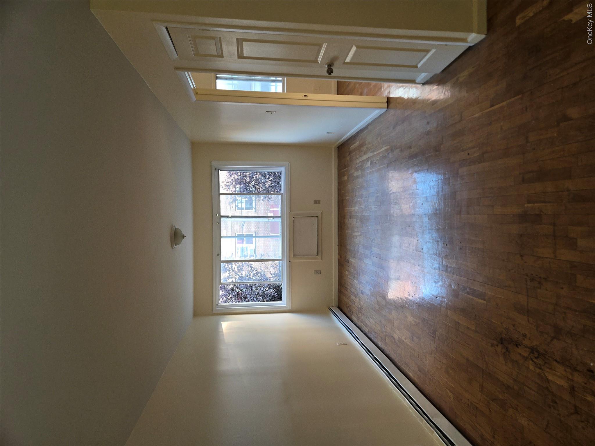 985 Halsey Street Property Photo 6