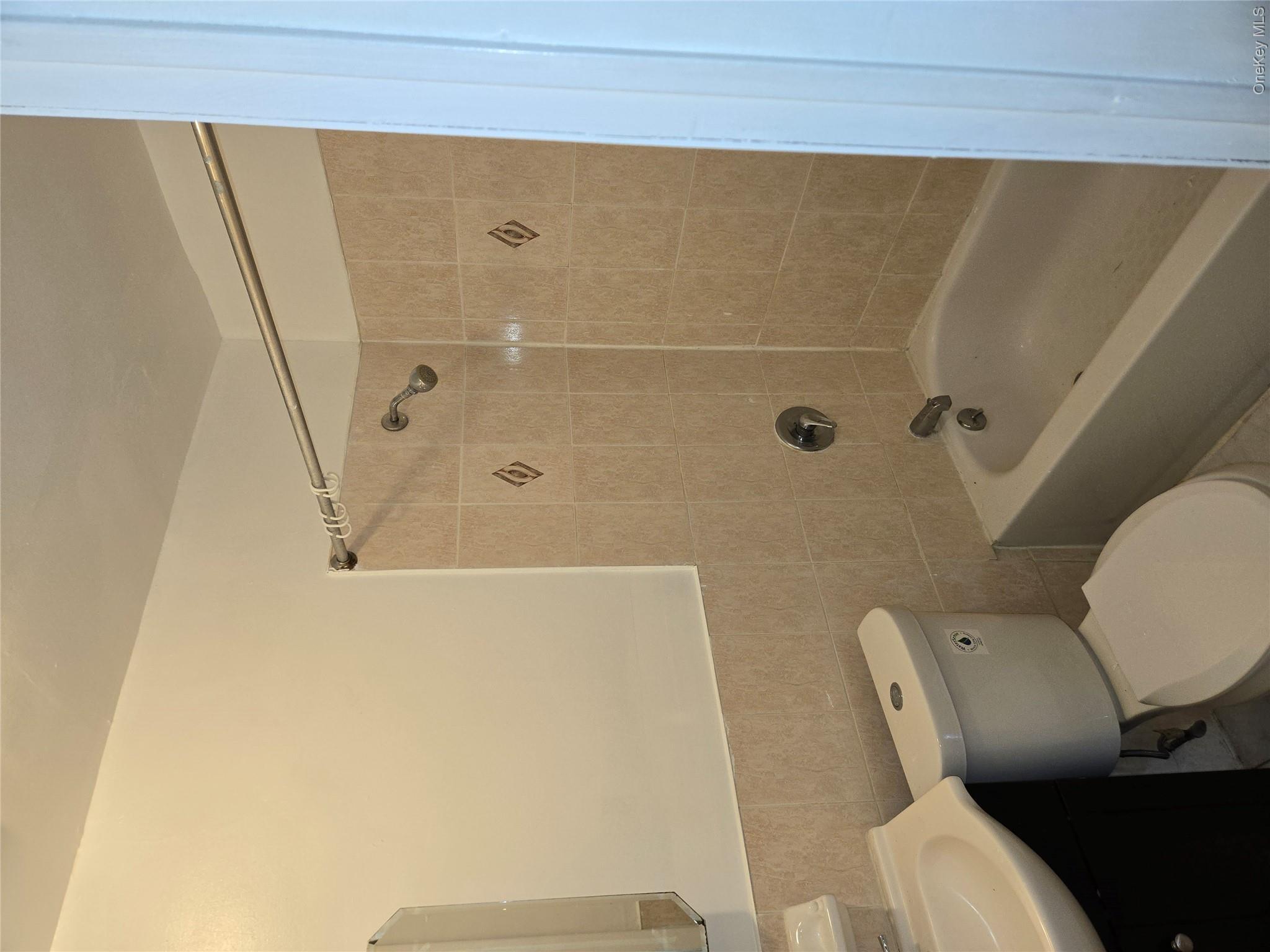 985 Halsey Street Property Photo 9