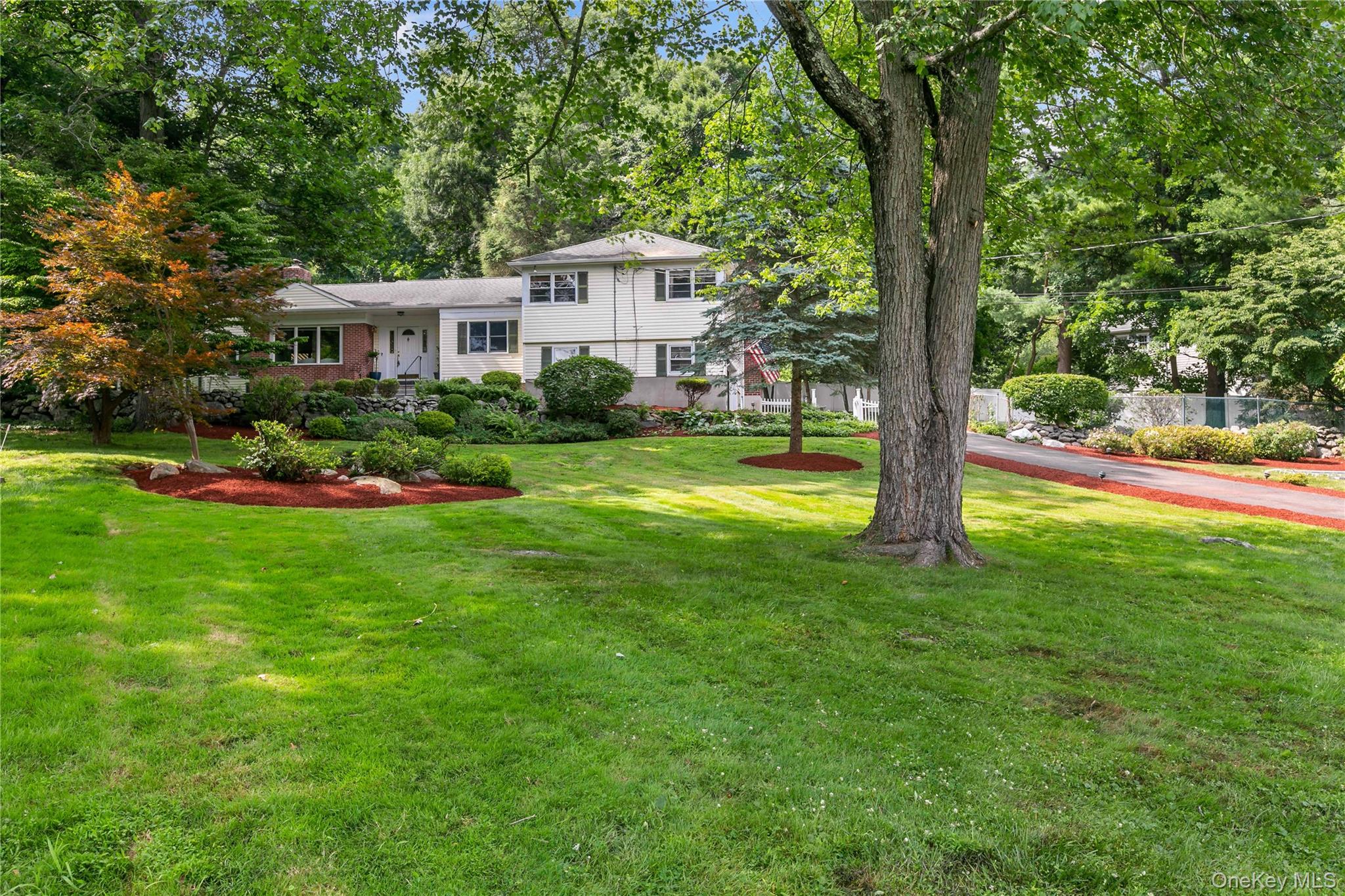 120 Cedar Drive Property Photo 1