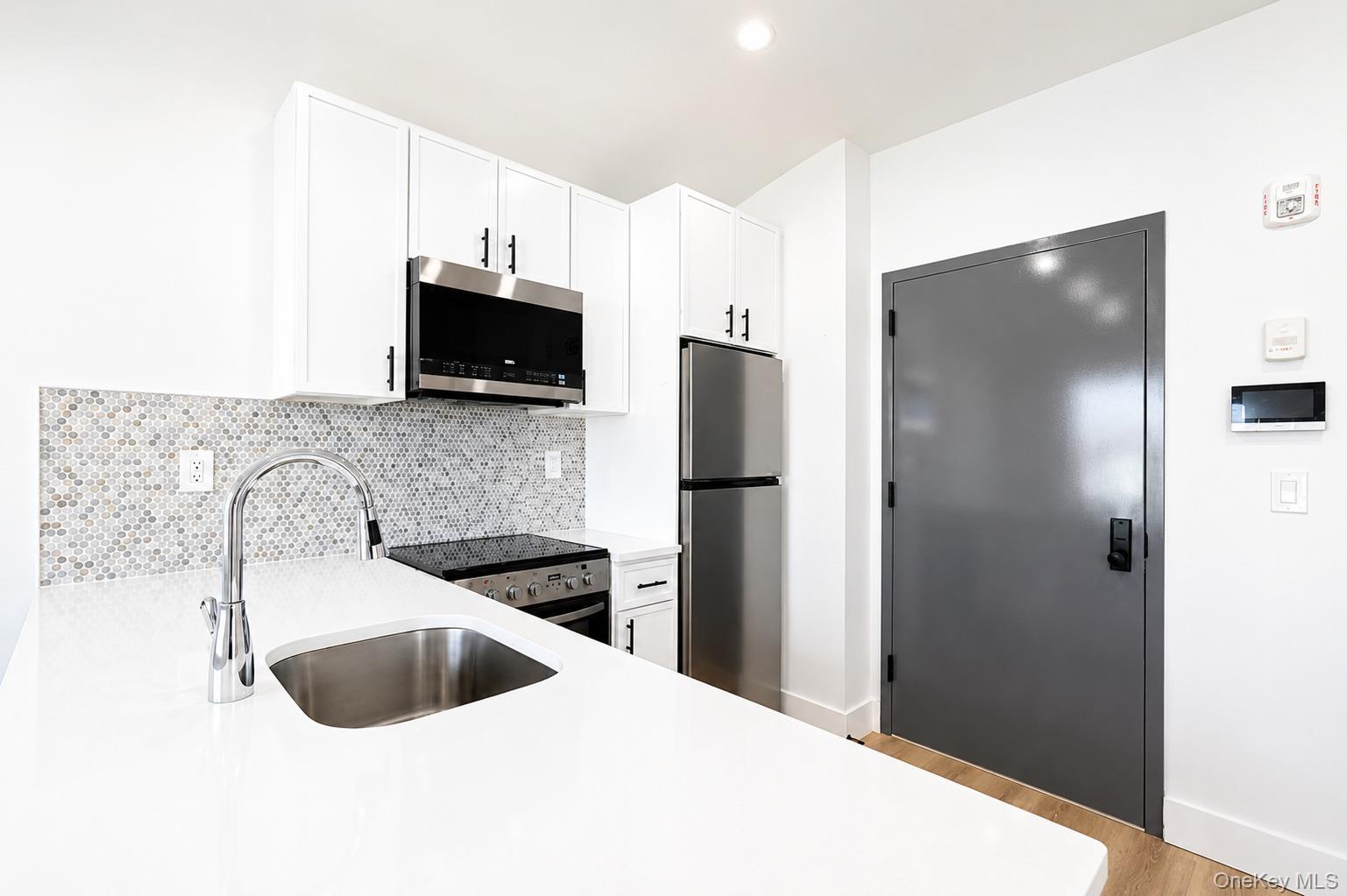 9 Lagrange Avenue Apt 3 Property Photo 3