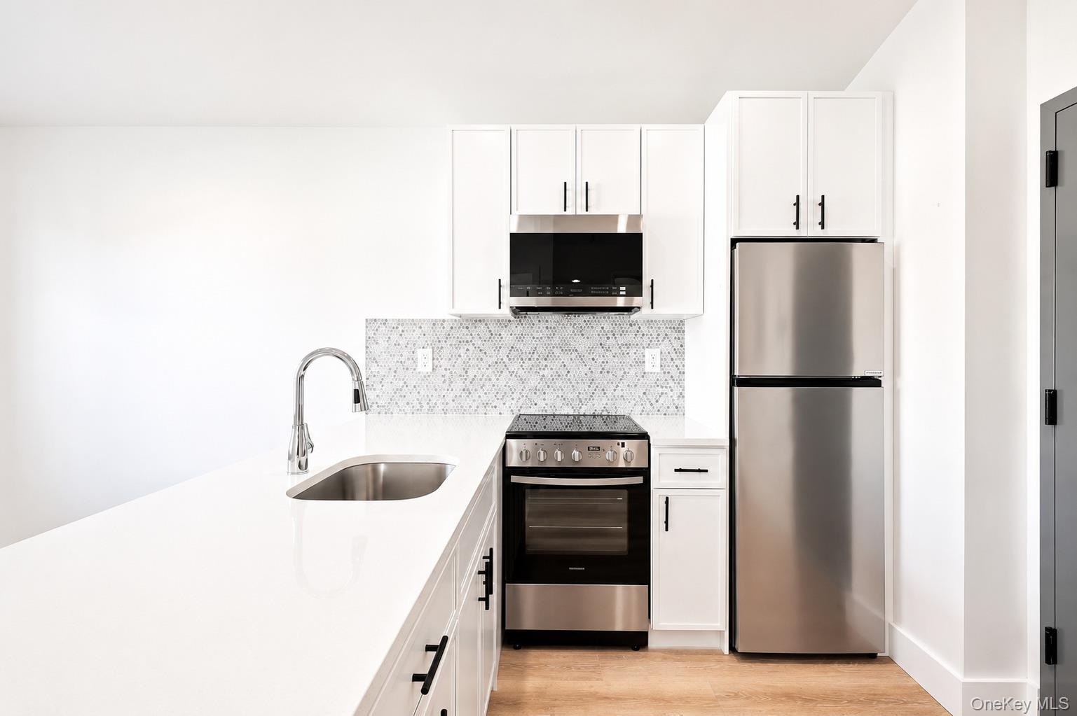 9 Lagrange Avenue Apt 3 Property Photo 4