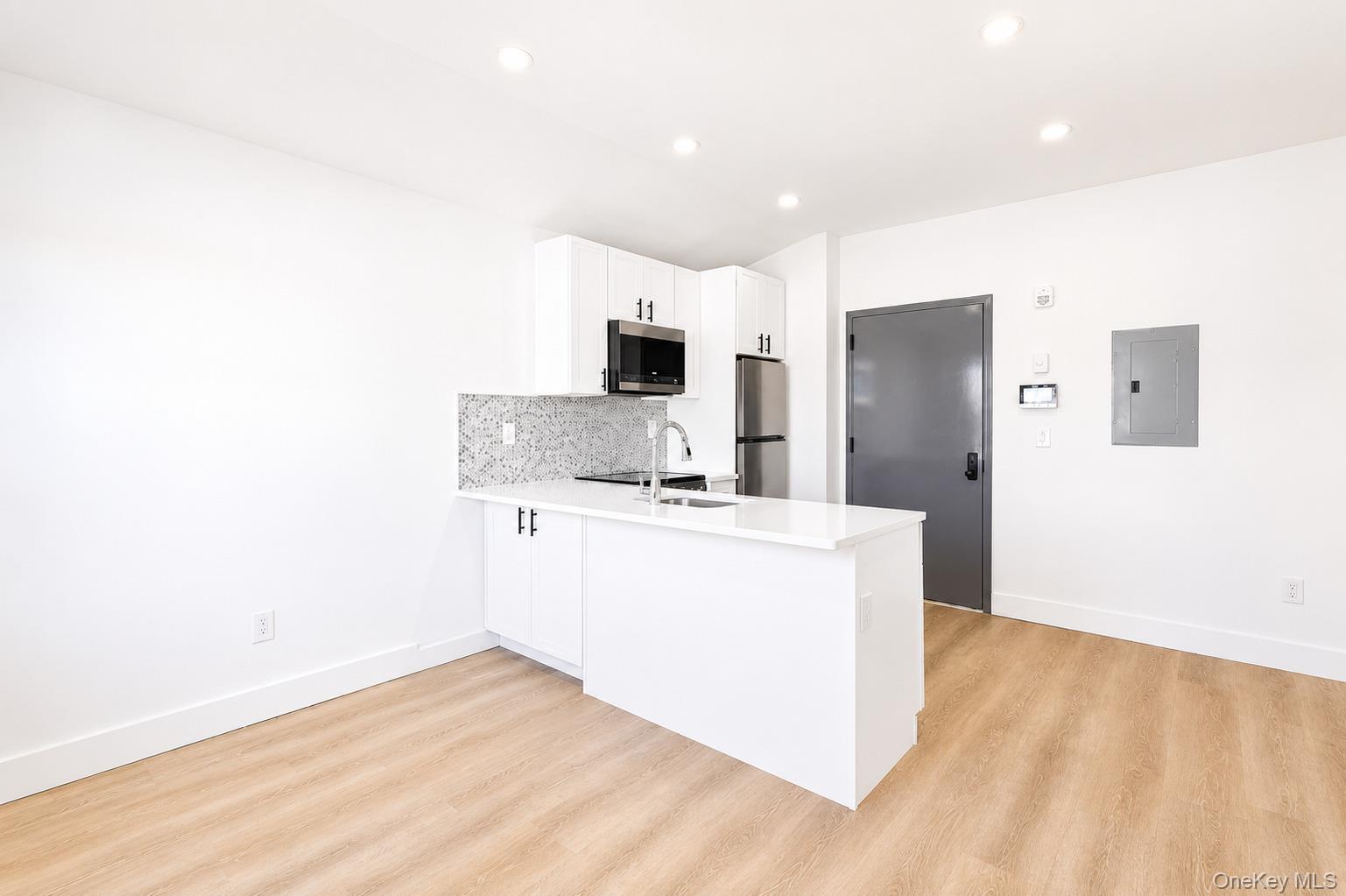 9 Lagrange Avenue Apt 3 Property Photo 5