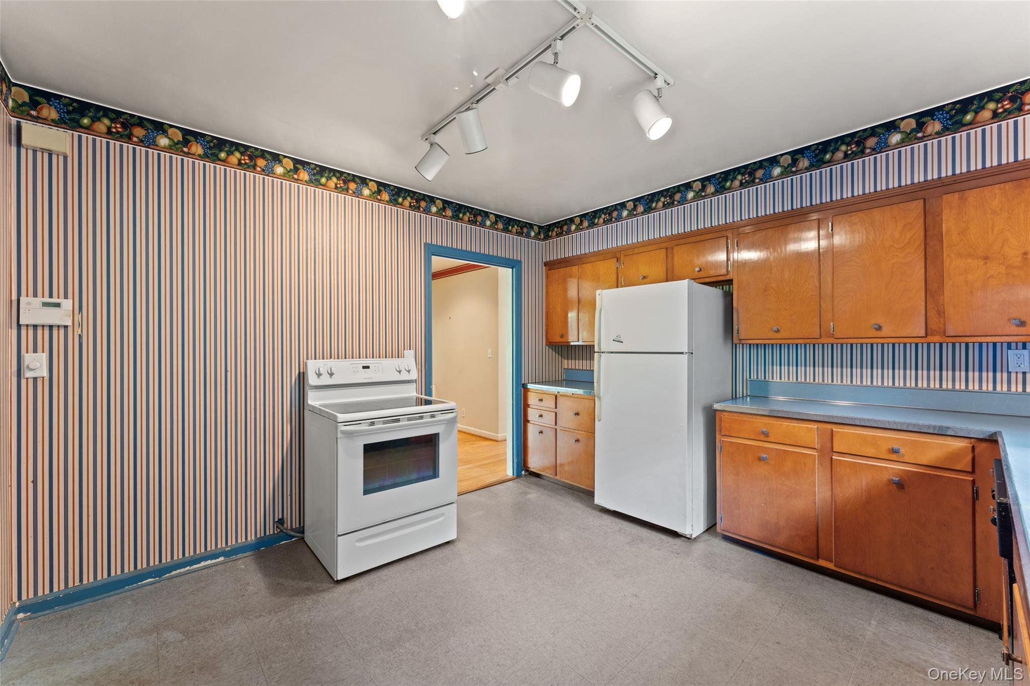 418 Read Avenue Property Photo 9