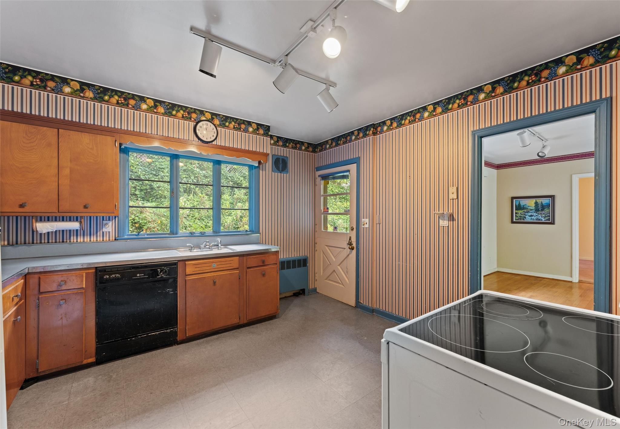 418 Read Avenue Property Photo 10