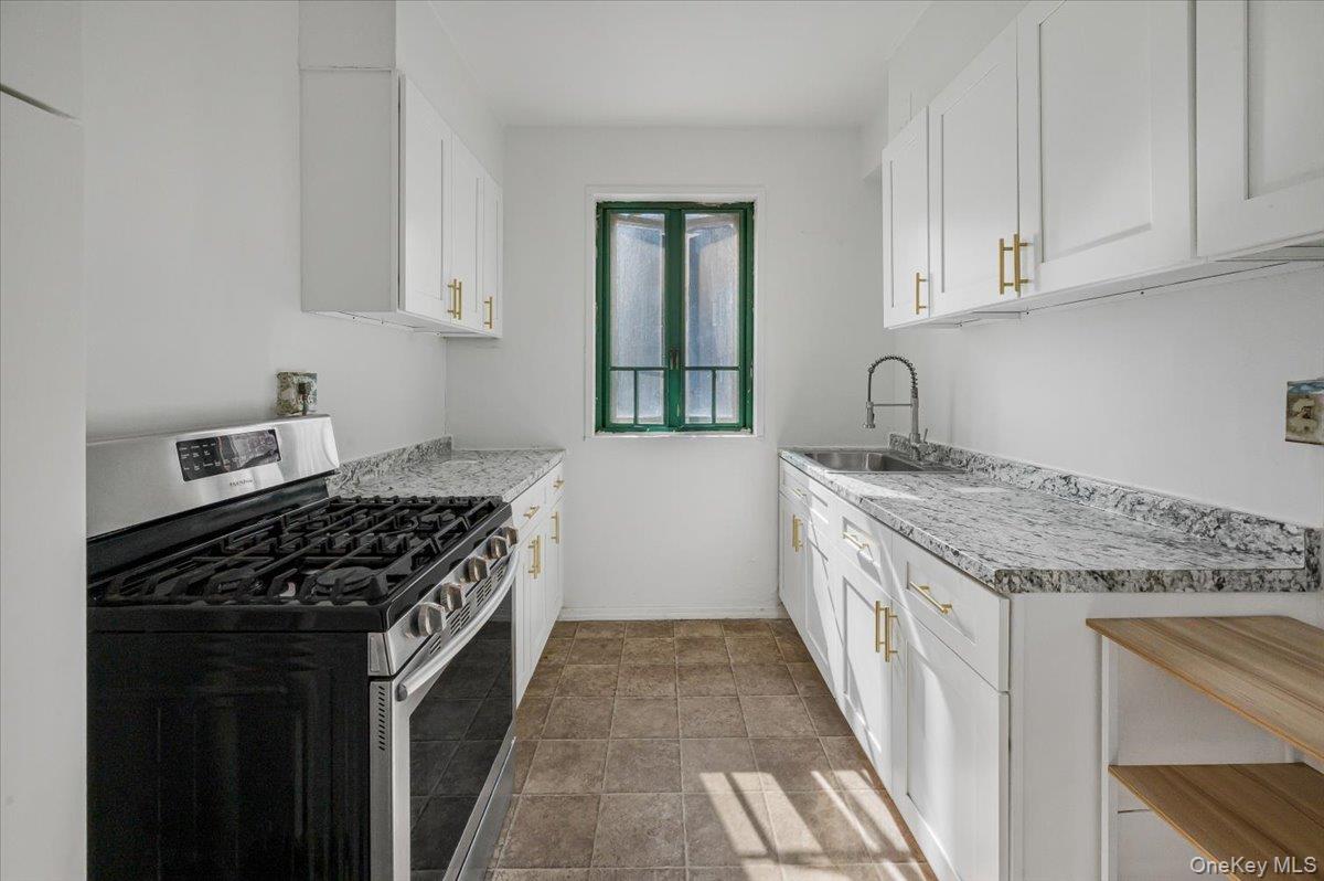 1700 Metropolitan Avenue 4f Property Photo 1