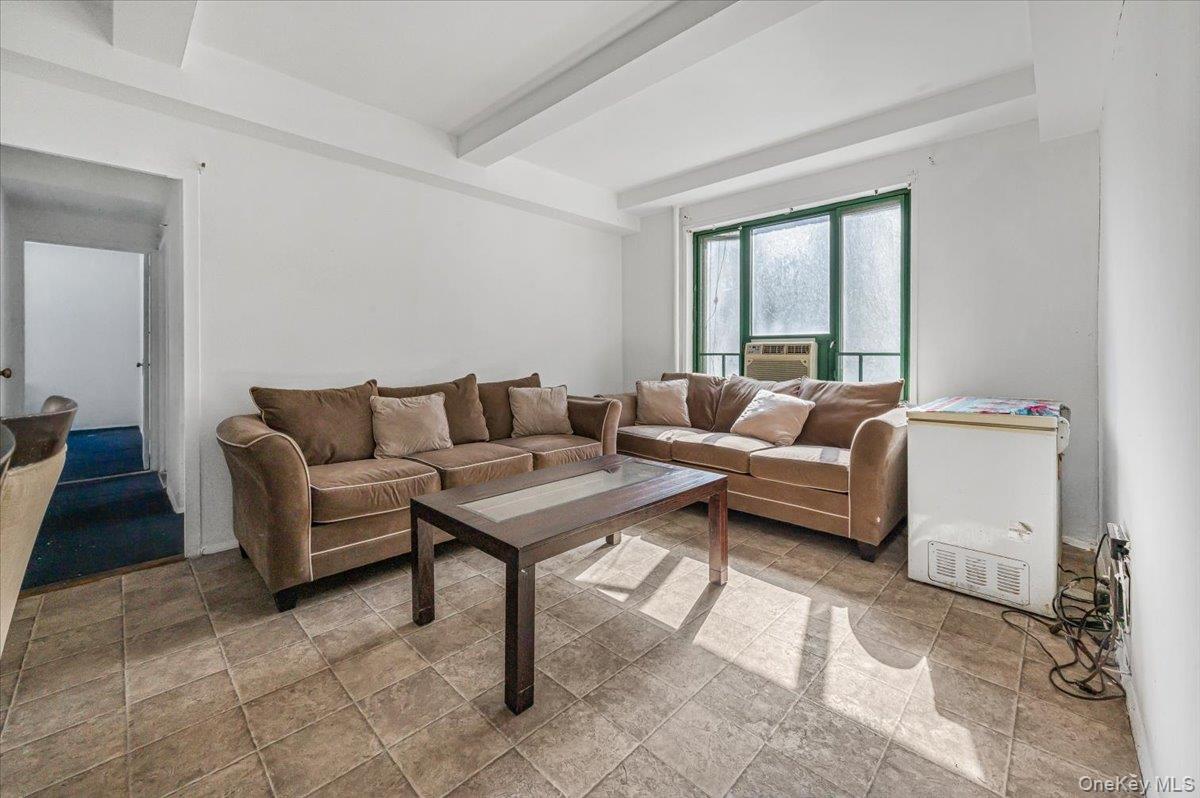 1700 Metropolitan Avenue 4f Property Photo 5