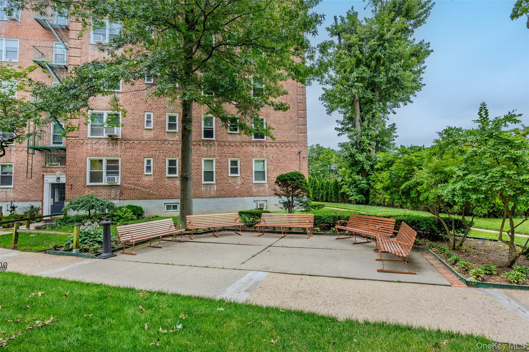 22 Mulford 2d Property Photo 2