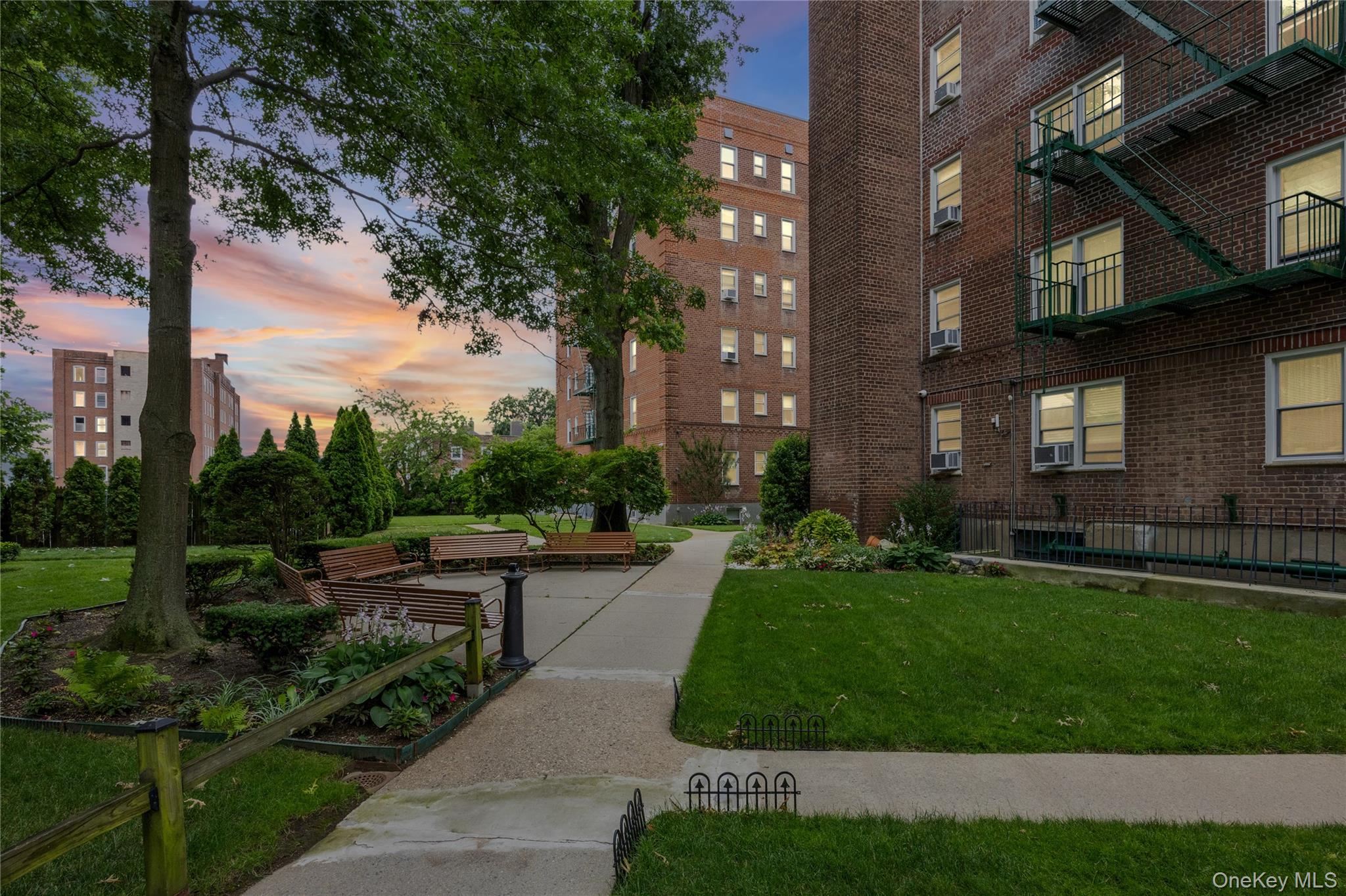 22 Mulford 2d Property Photo 4