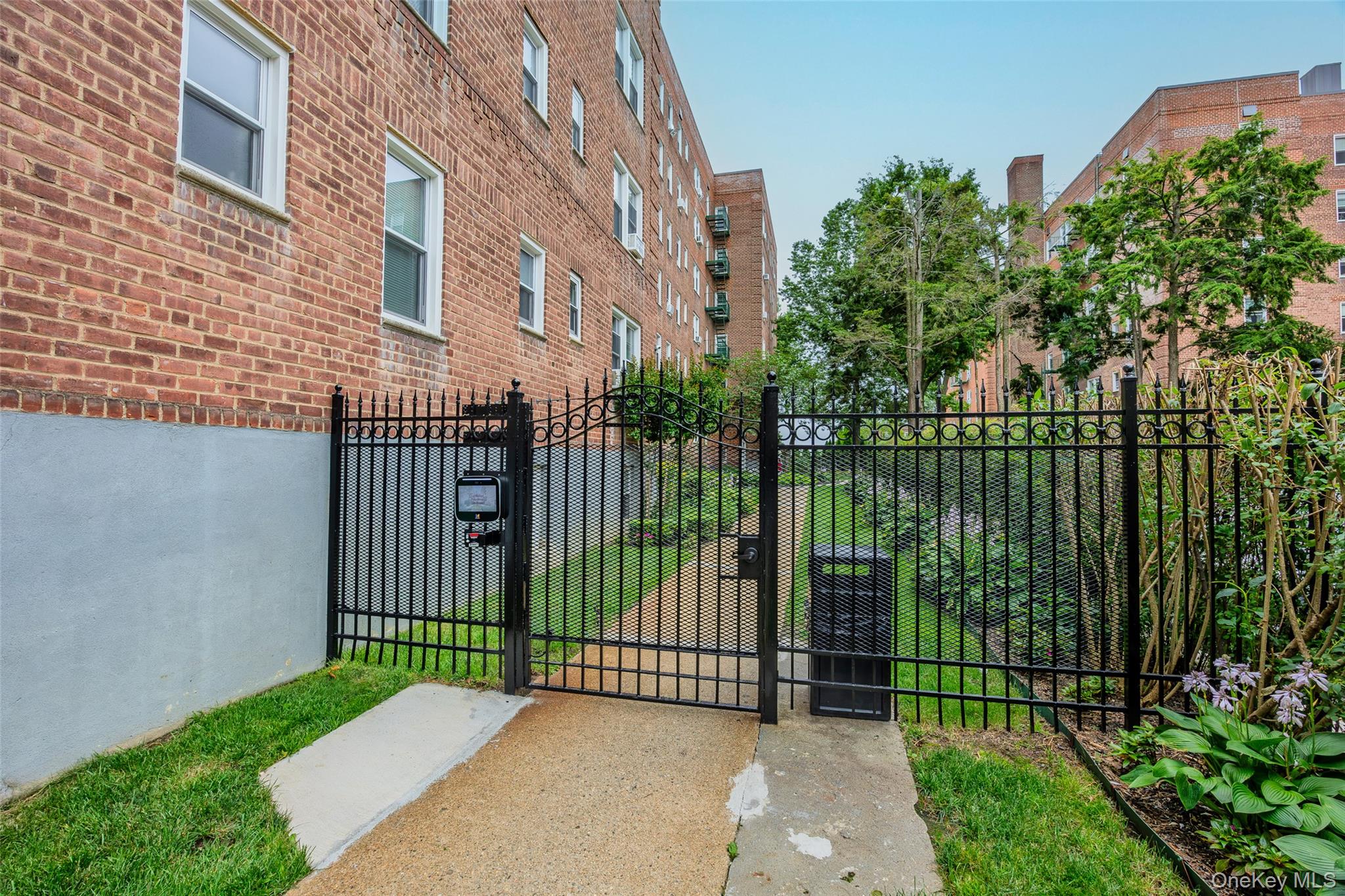 22 Mulford 2d Property Photo 5