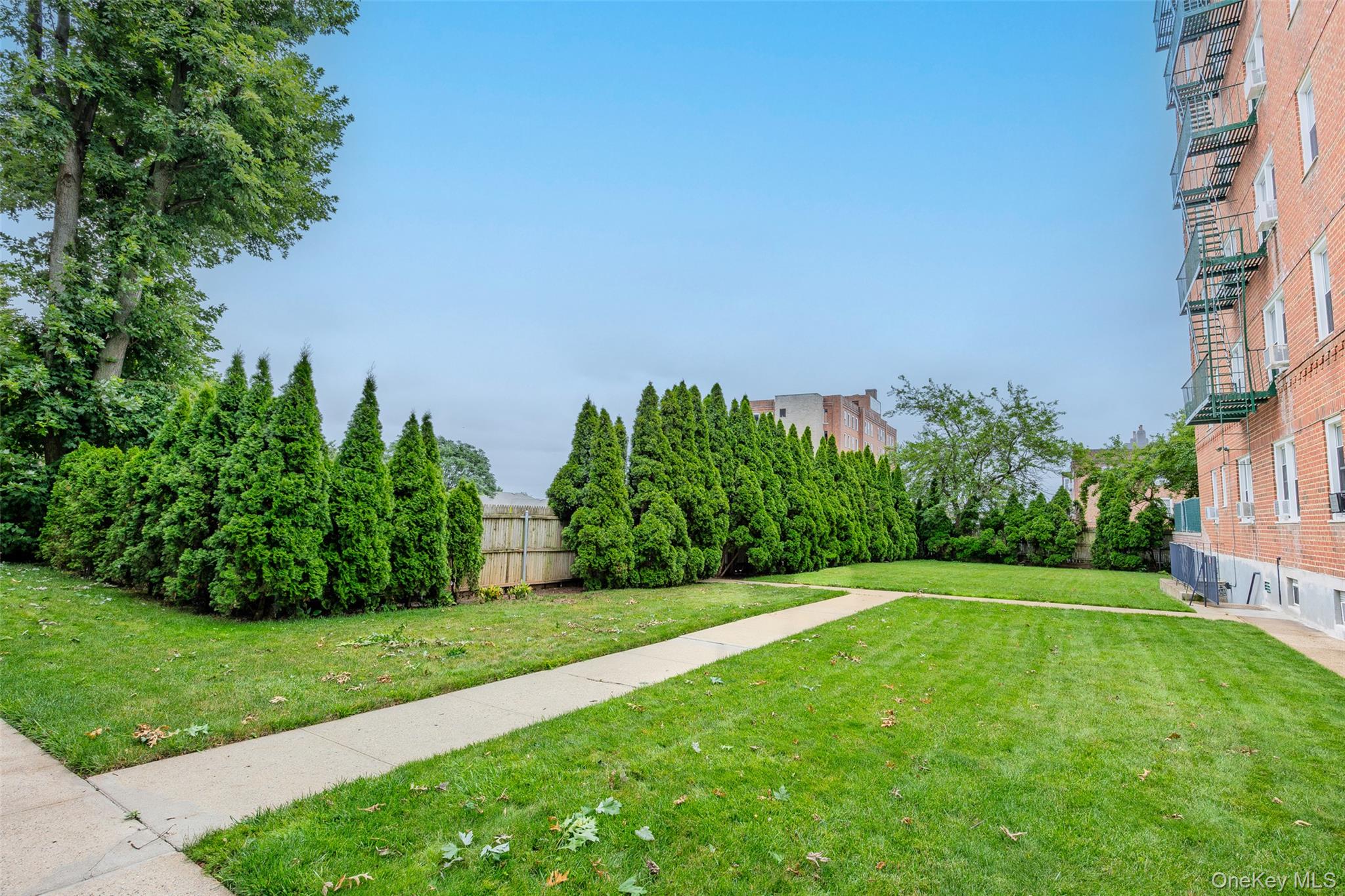 22 Mulford 2d Property Photo 6