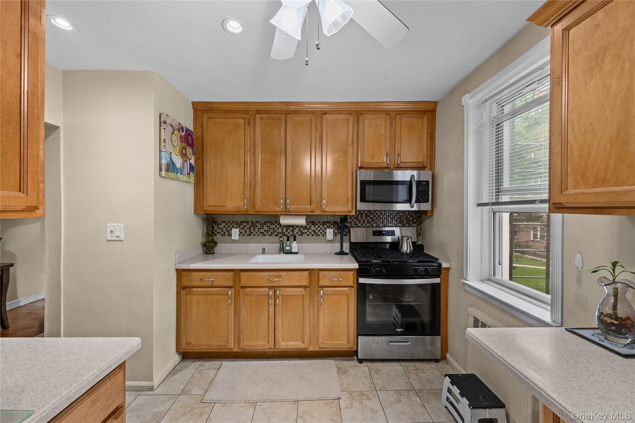 22 Mulford 2d Property Photo 21