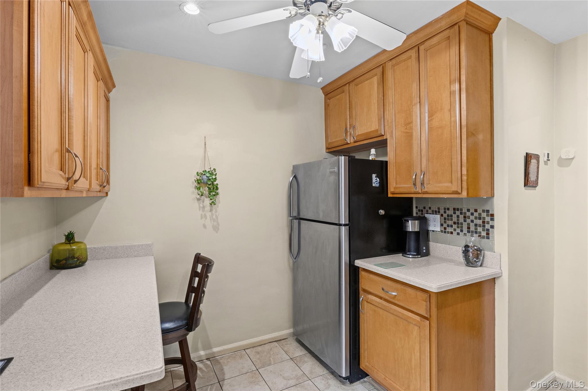 22 Mulford 2d Property Photo 24