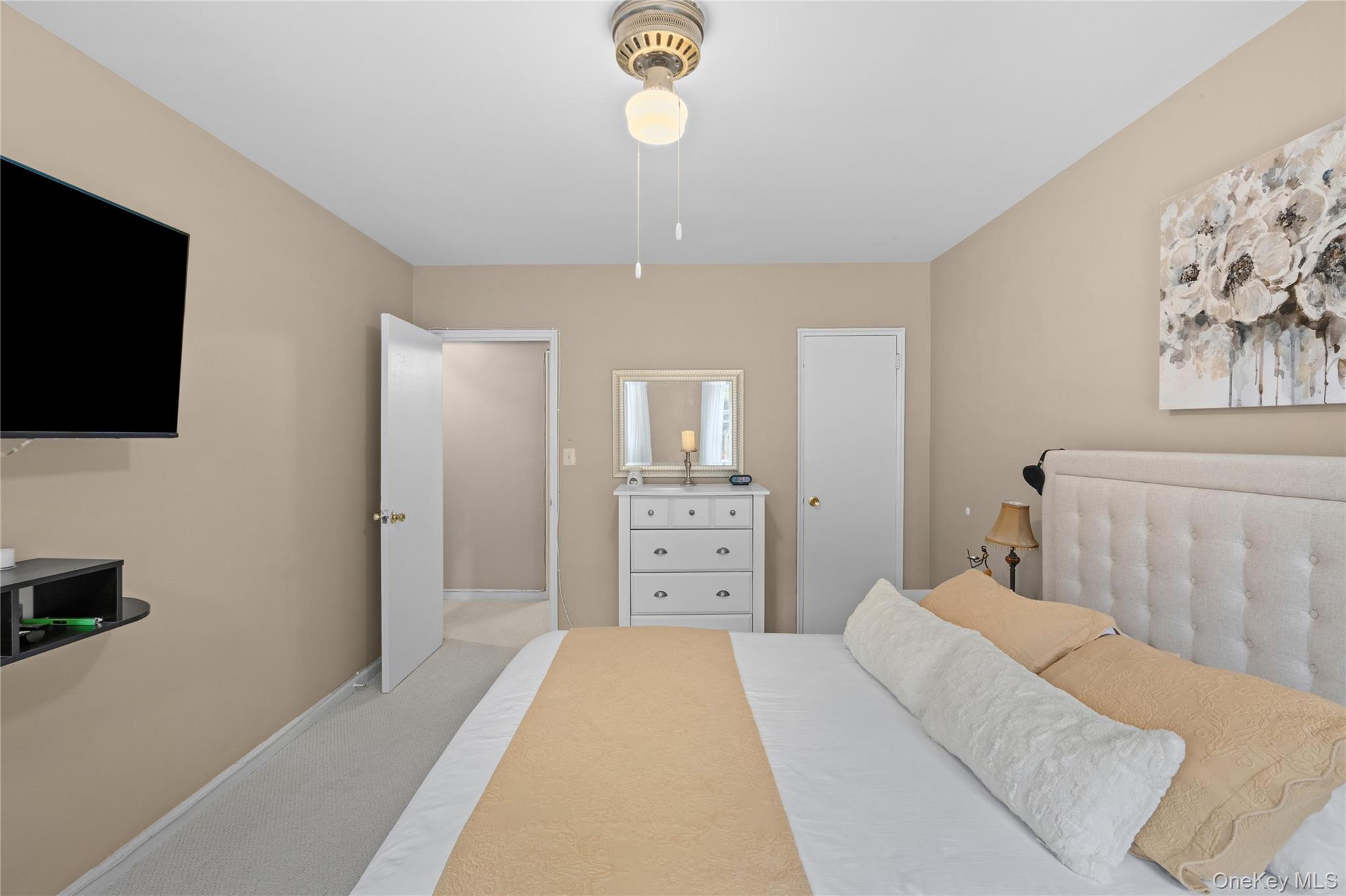 22 Mulford 2d Property Photo 28