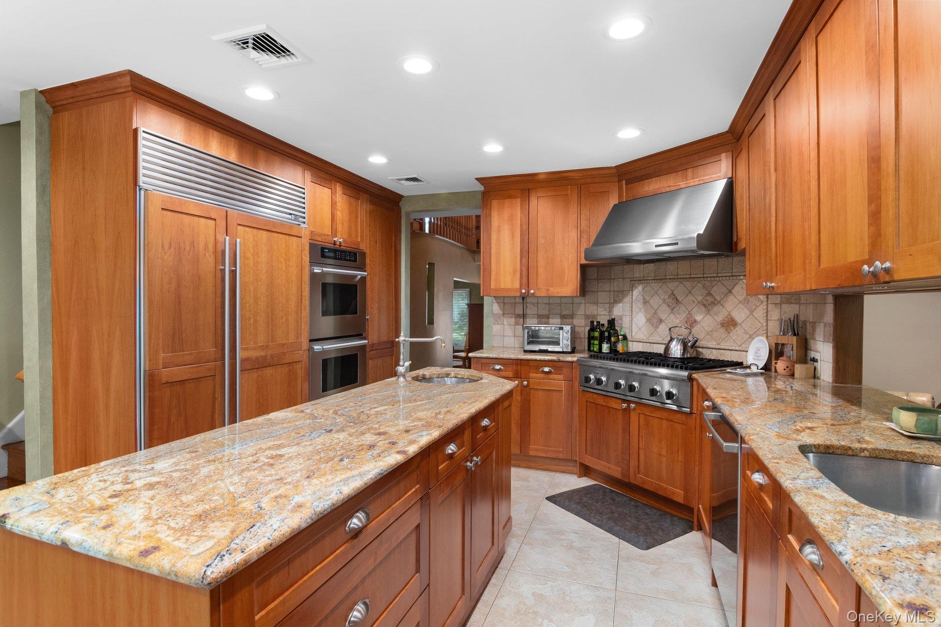 3125 Enos Street Property Photo 8