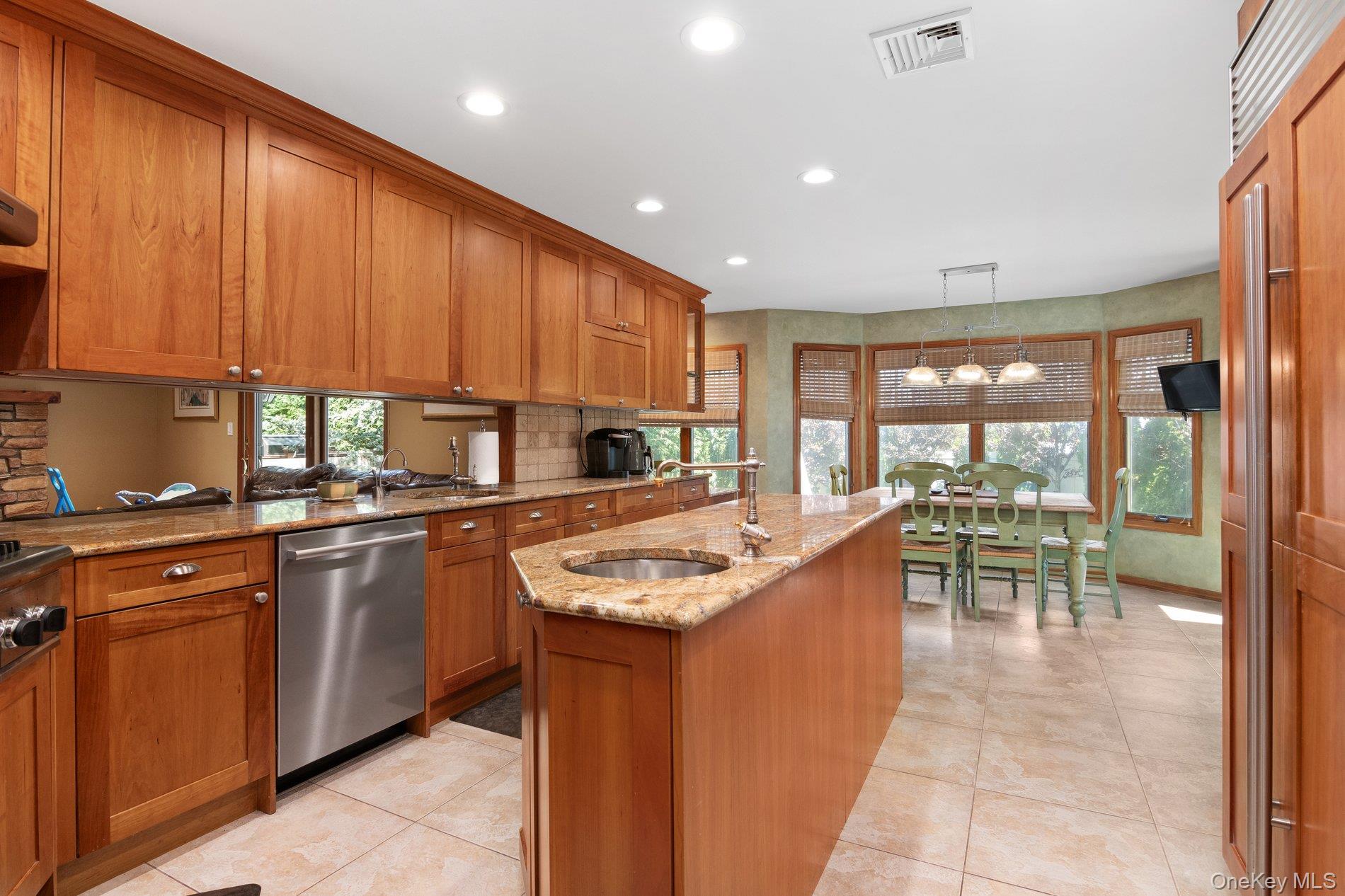 3125 Enos Street Property Photo 9