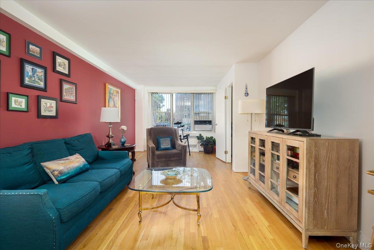 18-70 211th Street 1b Property Photo 3
