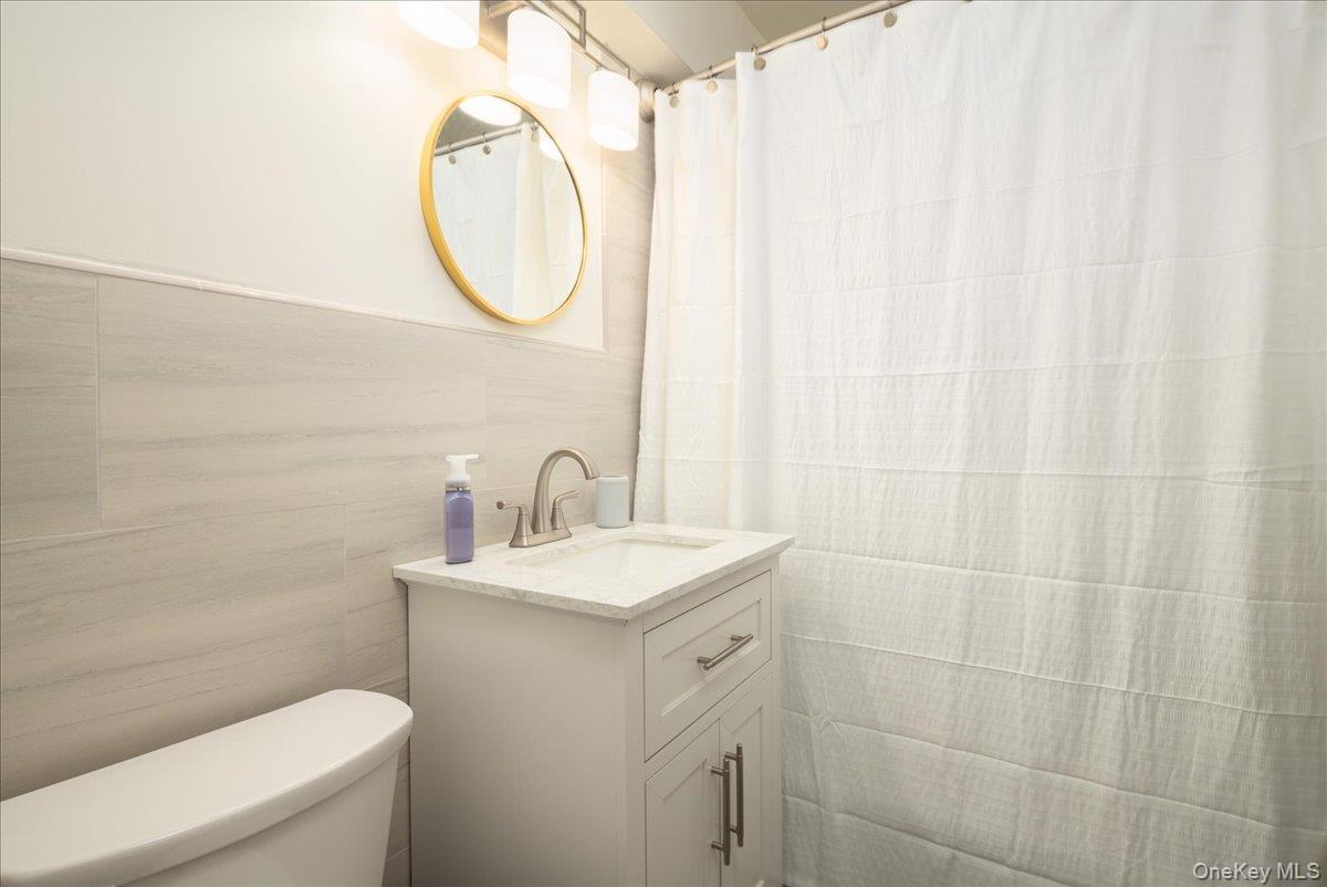 18-70 211th Street 1b Property Photo 10