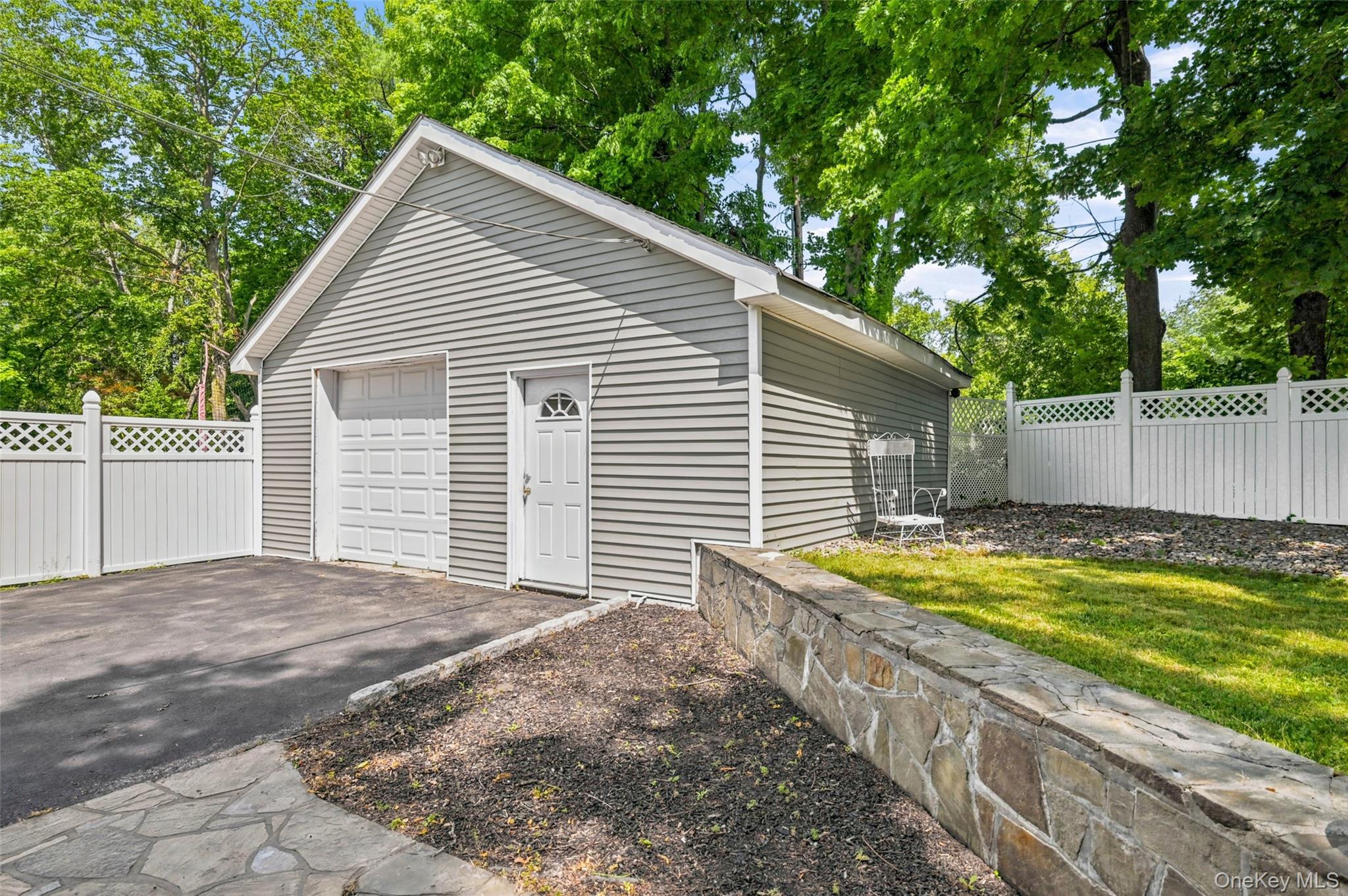 14 Howard Street Property Photo 4