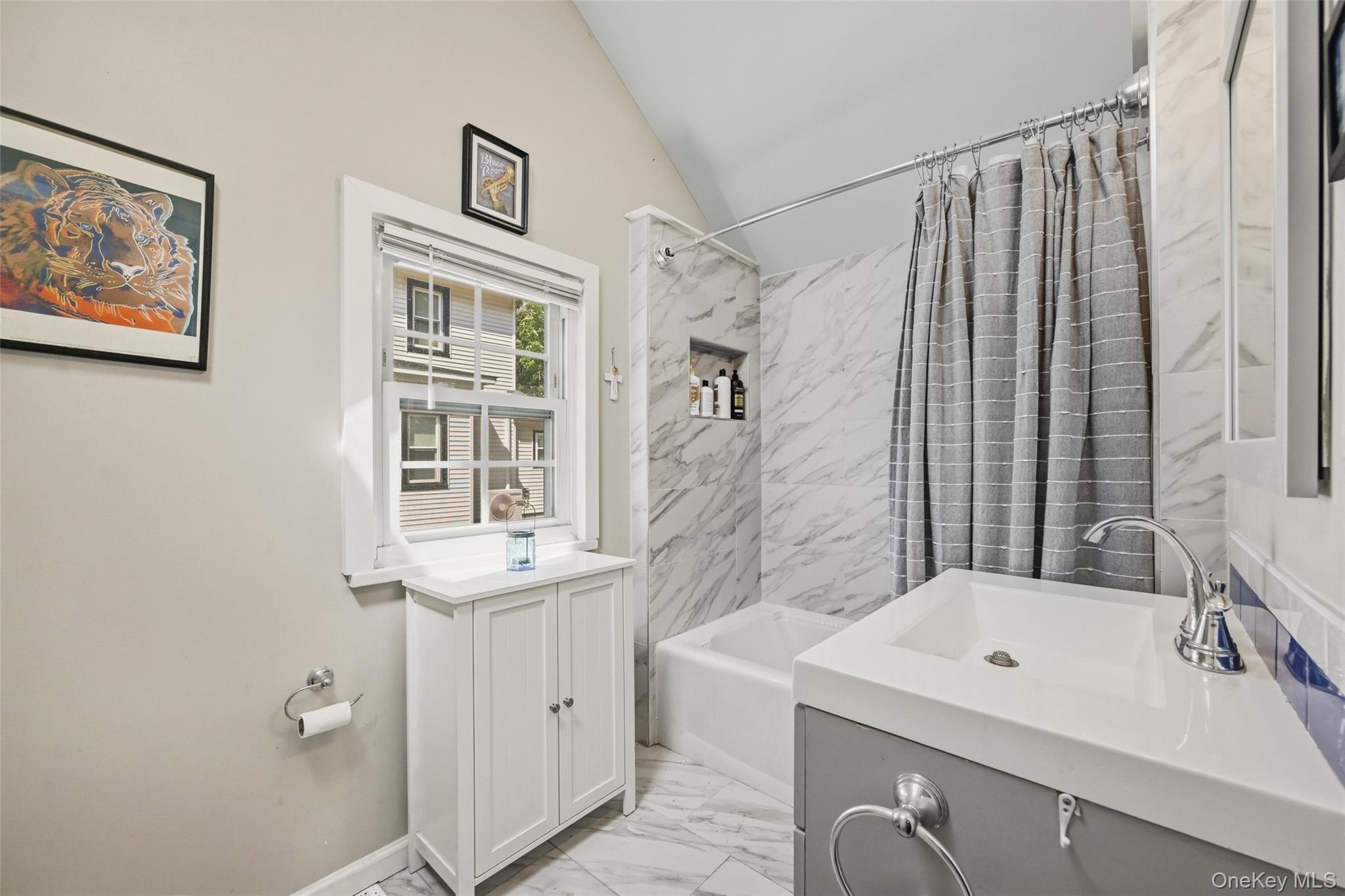 14 Howard Street Property Photo 23