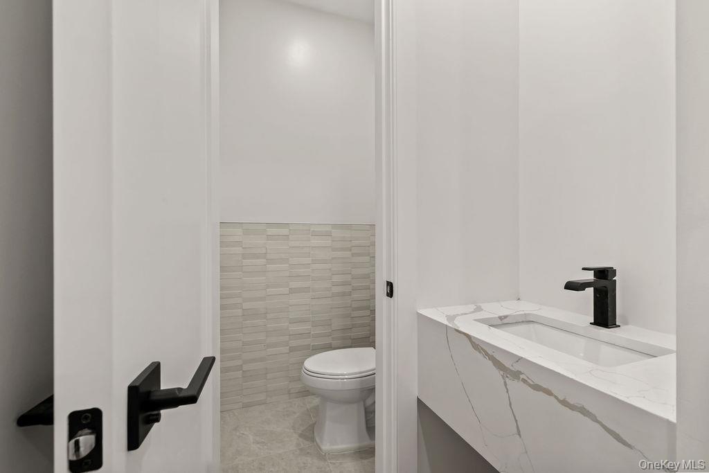 1 Homestead Lane 202 Property Photo 14