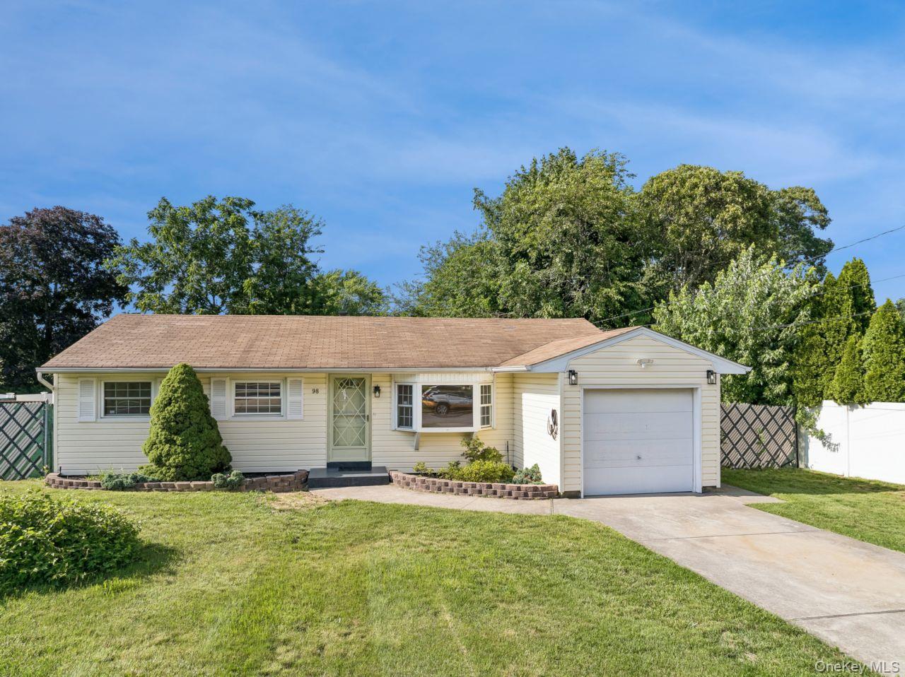 98 Rose Place Property Photo 1