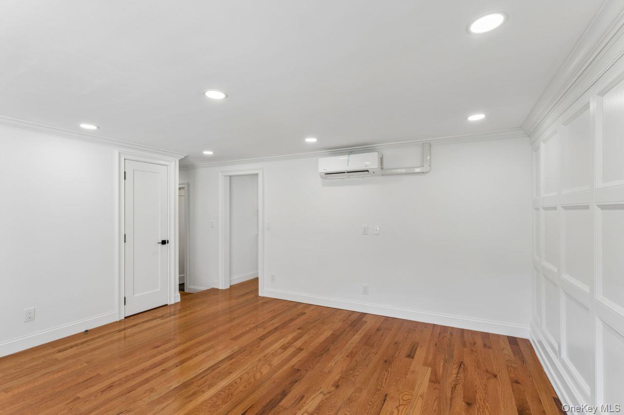 98 Rose Place Property Photo 8