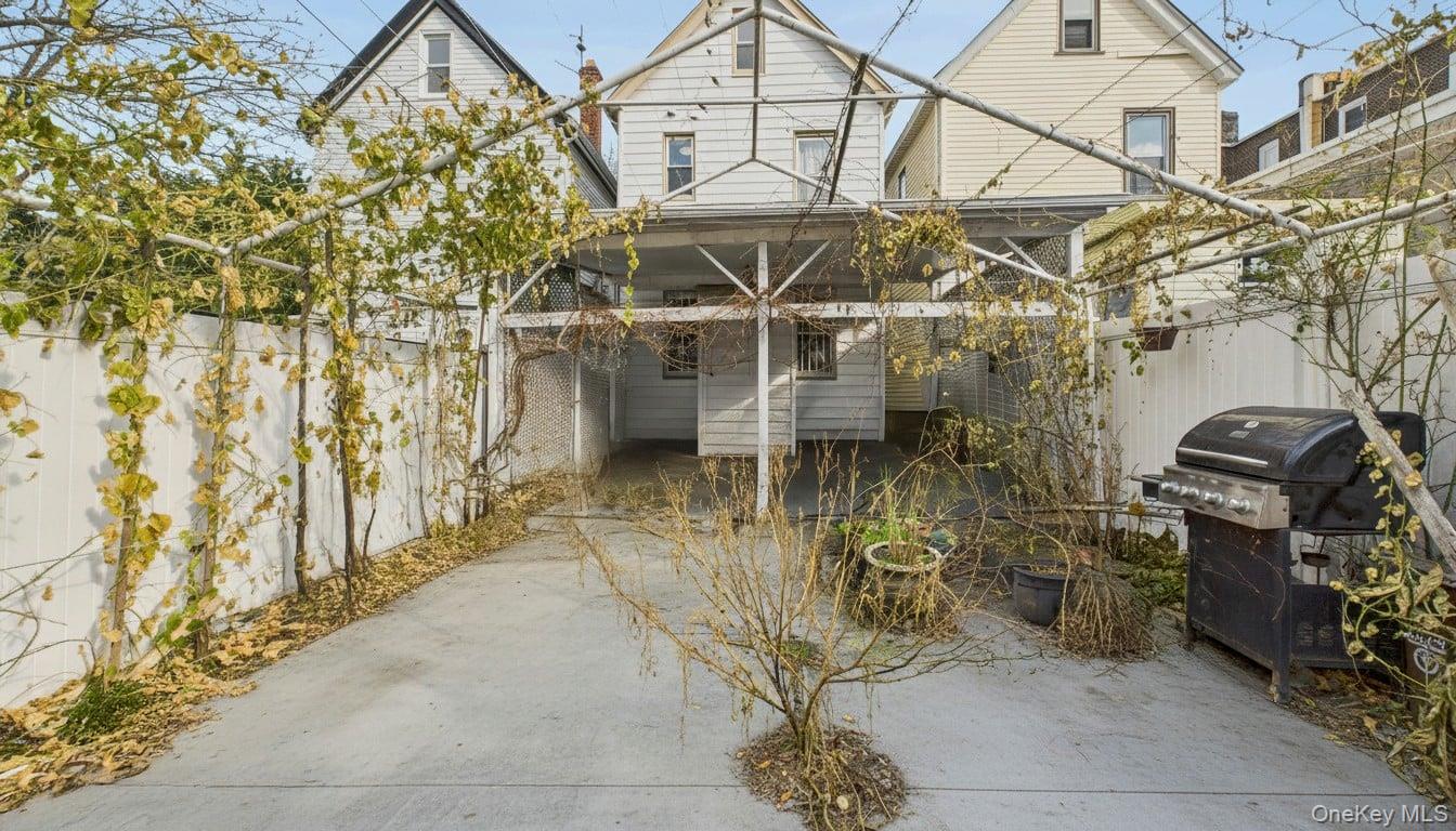 10314 89th Street Property Photo 9
