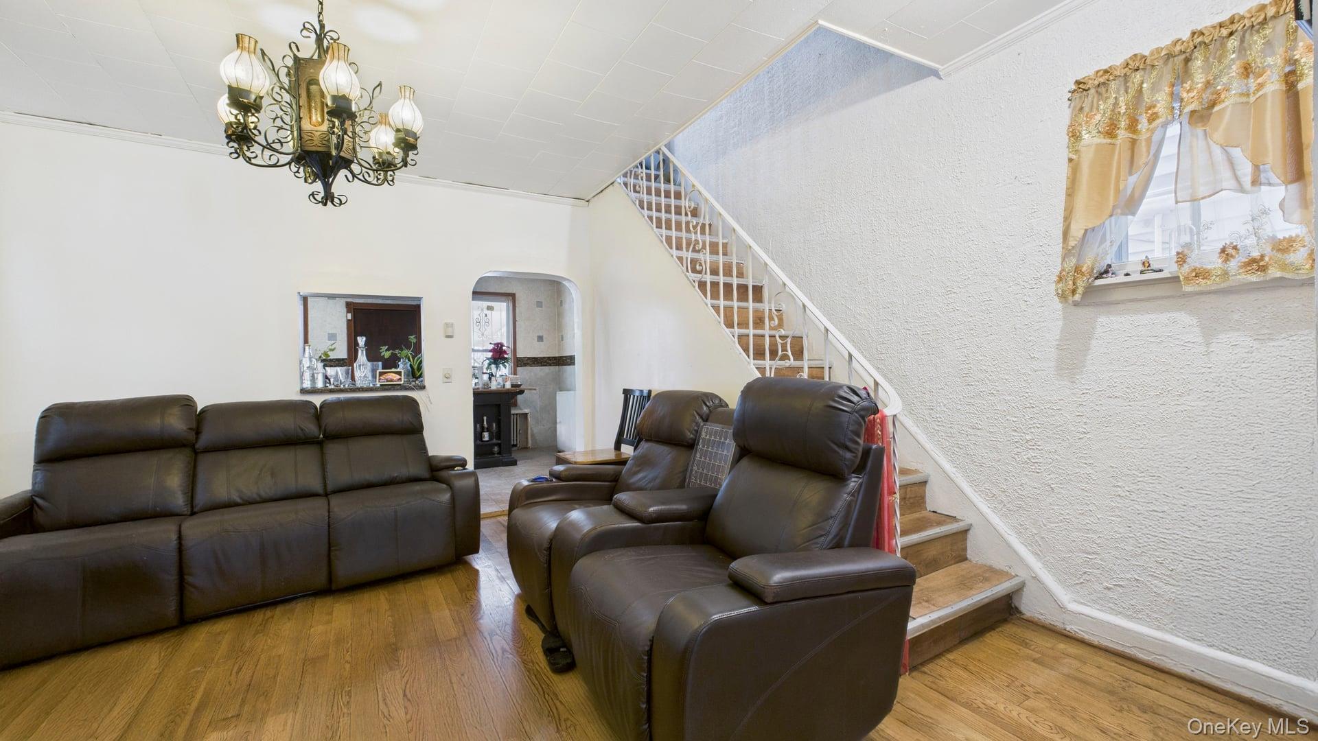 10314 89th Street Property Photo 17