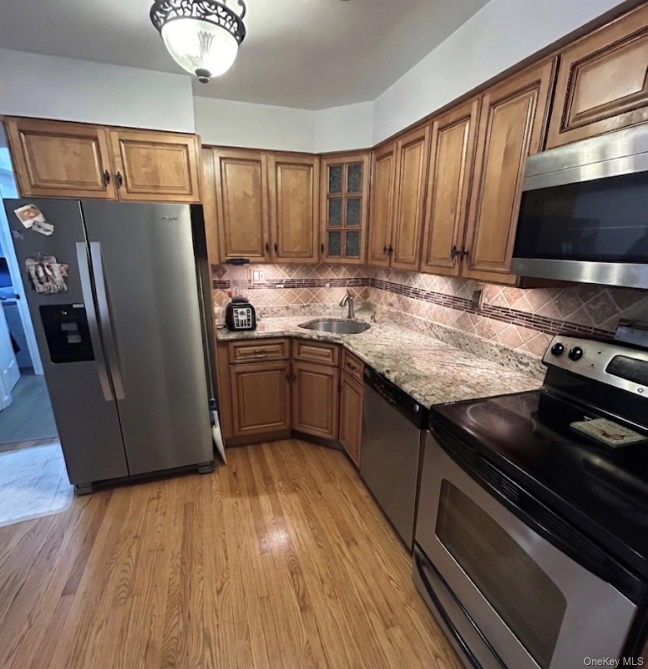 1011 Throggs Neck Expressway Property Photo 15