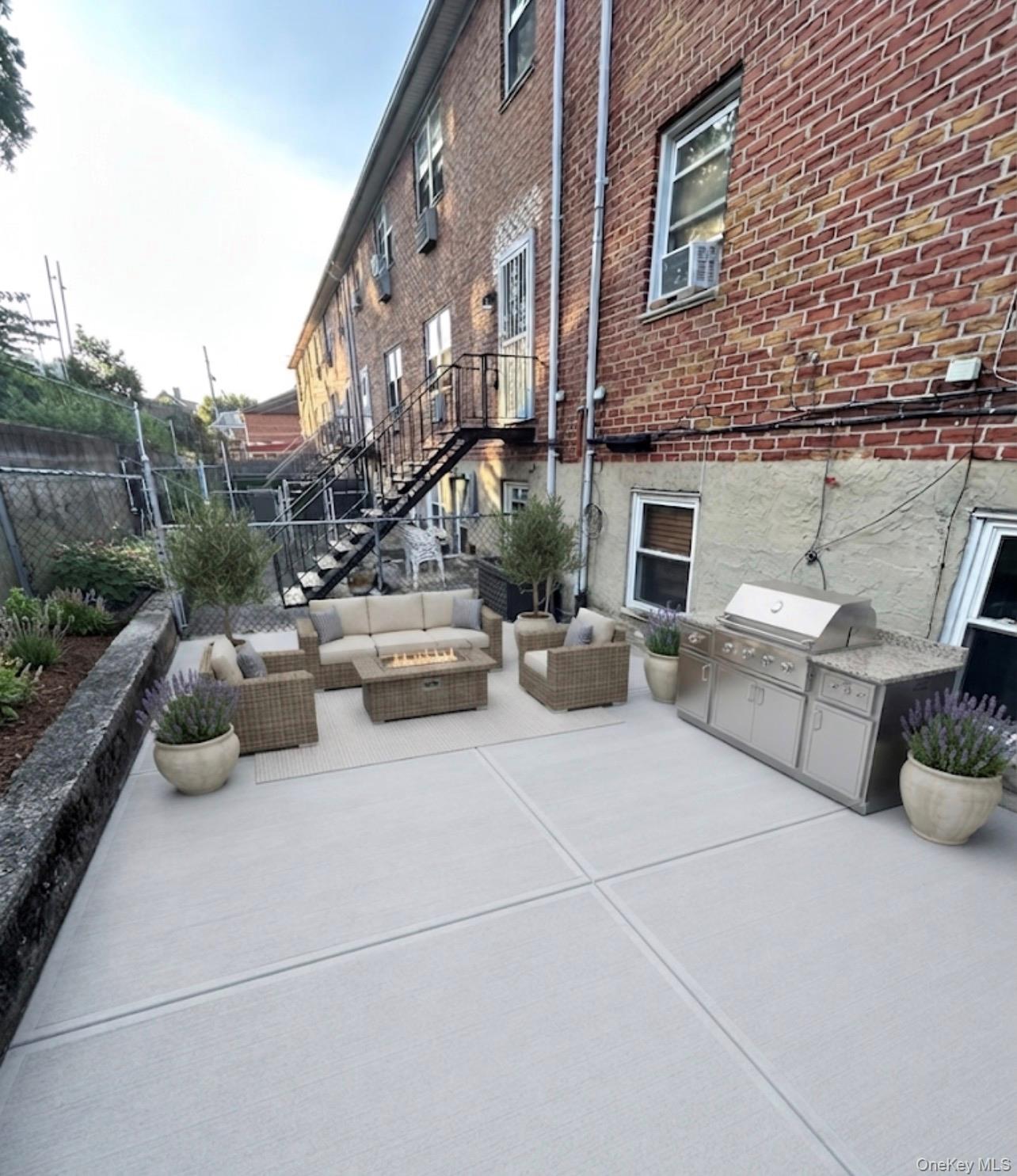 1011 Throggs Neck Expressway Property Photo 25