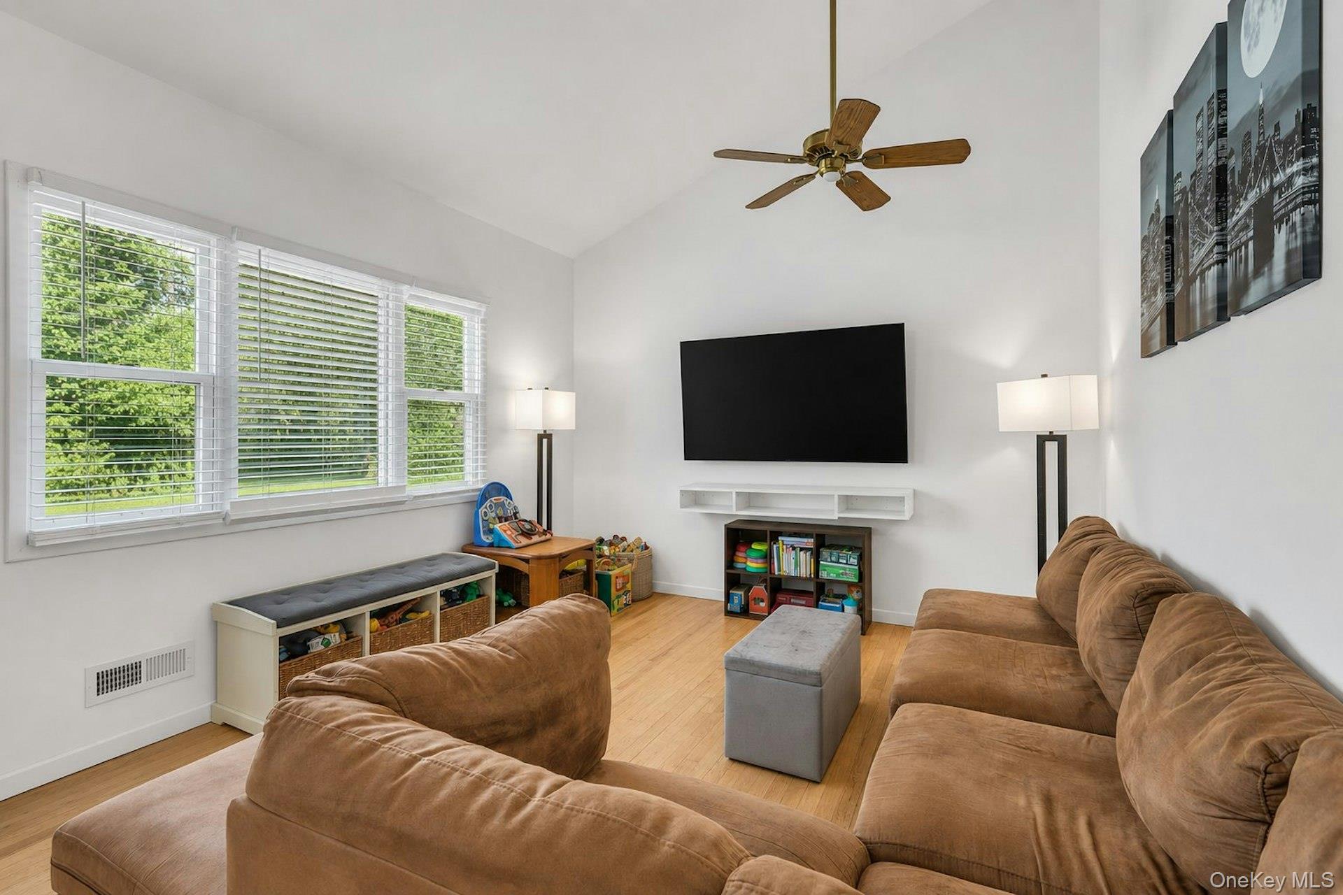 29 Edgewater Avenue Property Photo 7
