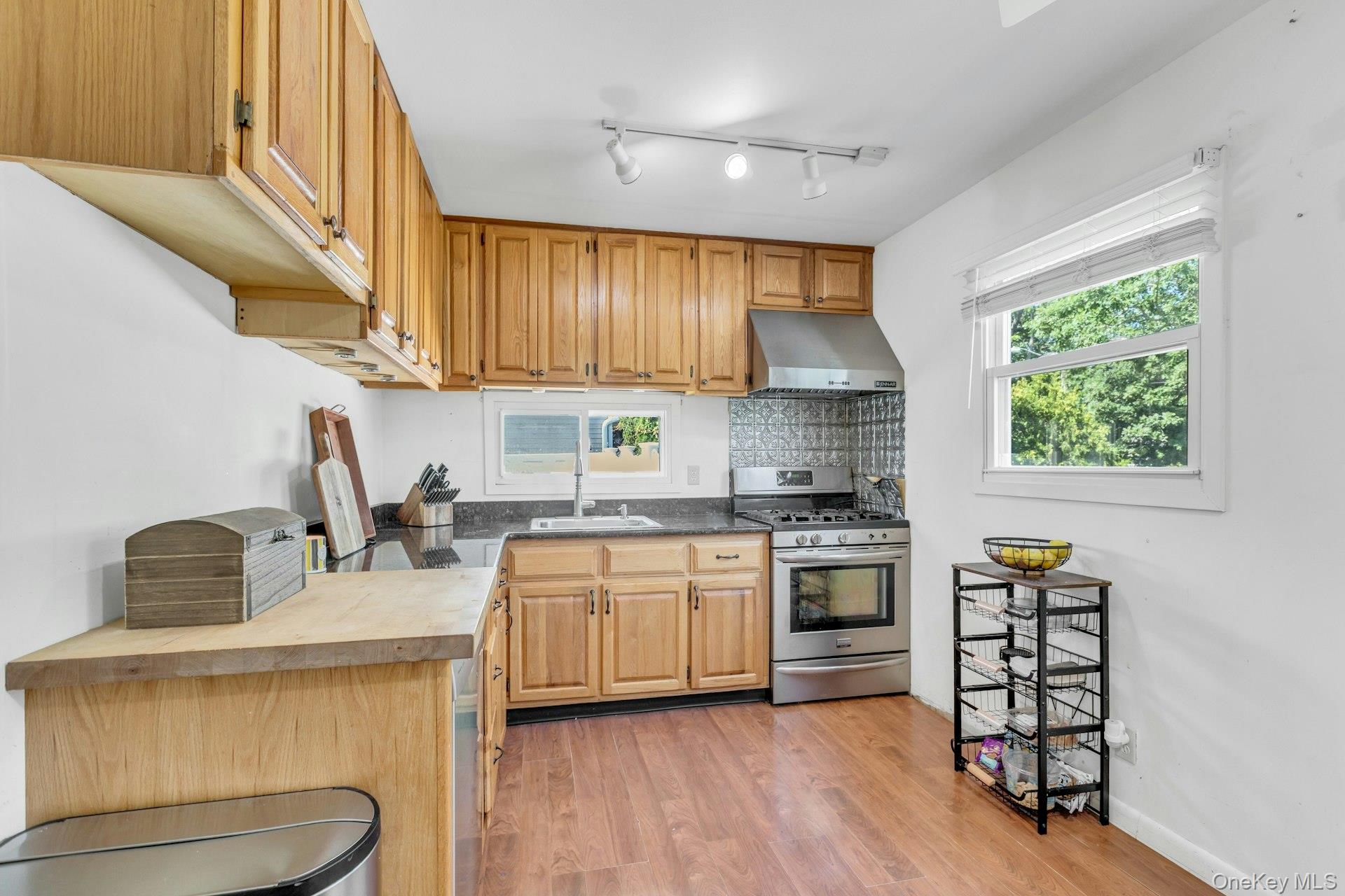 29 Edgewater Avenue Property Photo 11