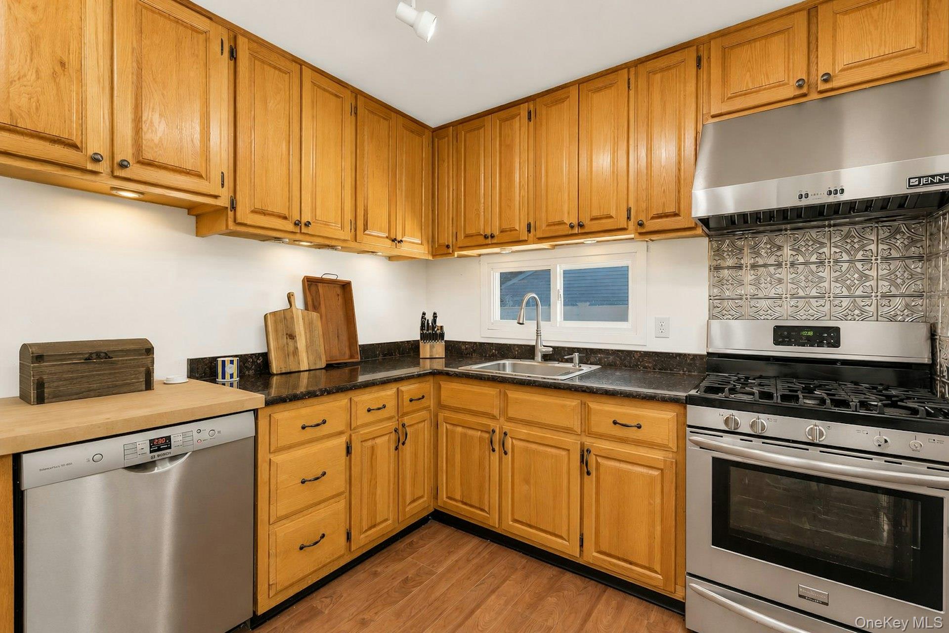 29 Edgewater Avenue Property Photo 13