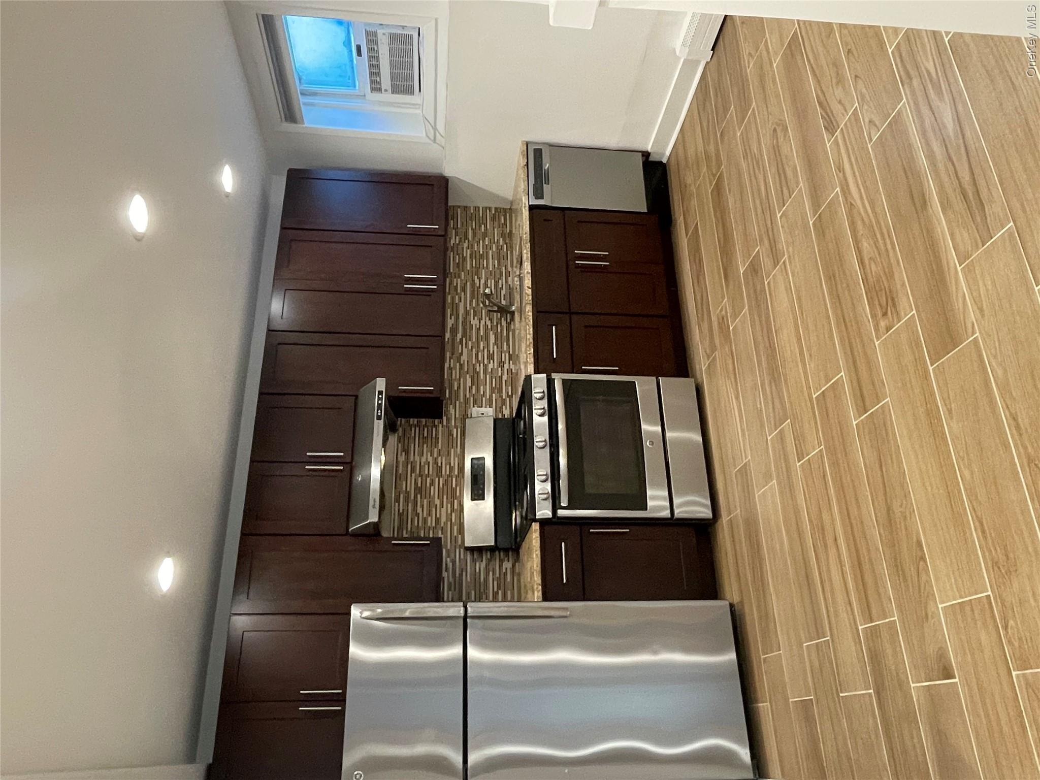 130 E Olive Street Property Photo 3