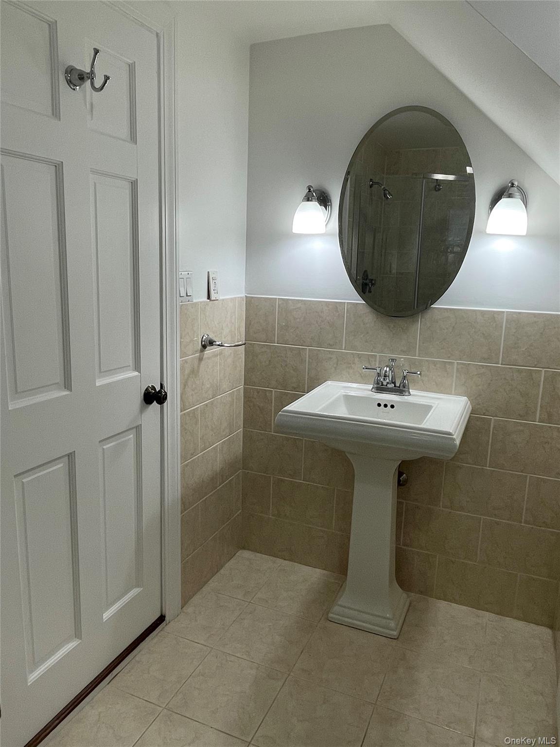 130 E Olive Street Property Photo 4
