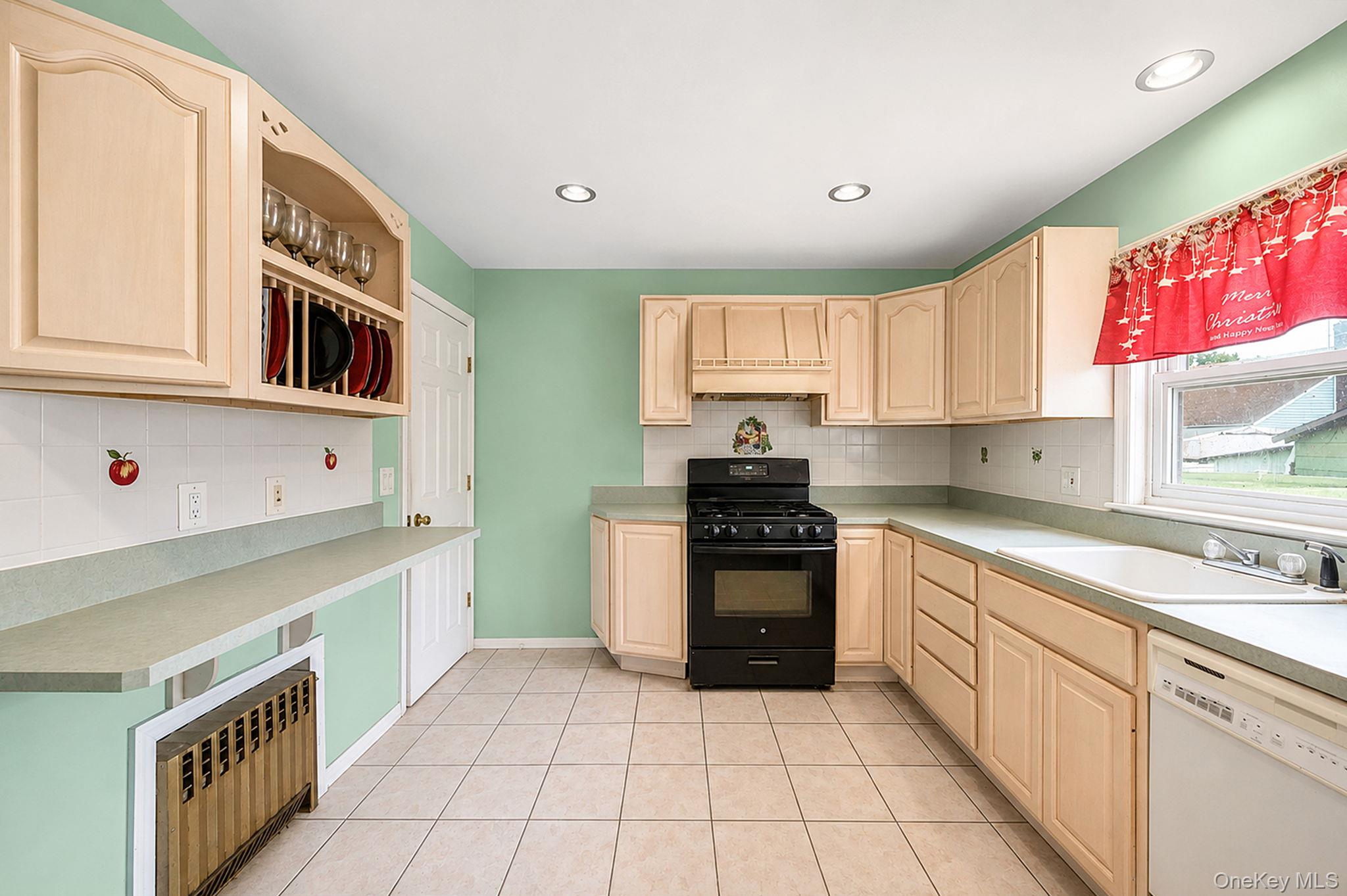 710 Lafayette Avenue Property Photo 9