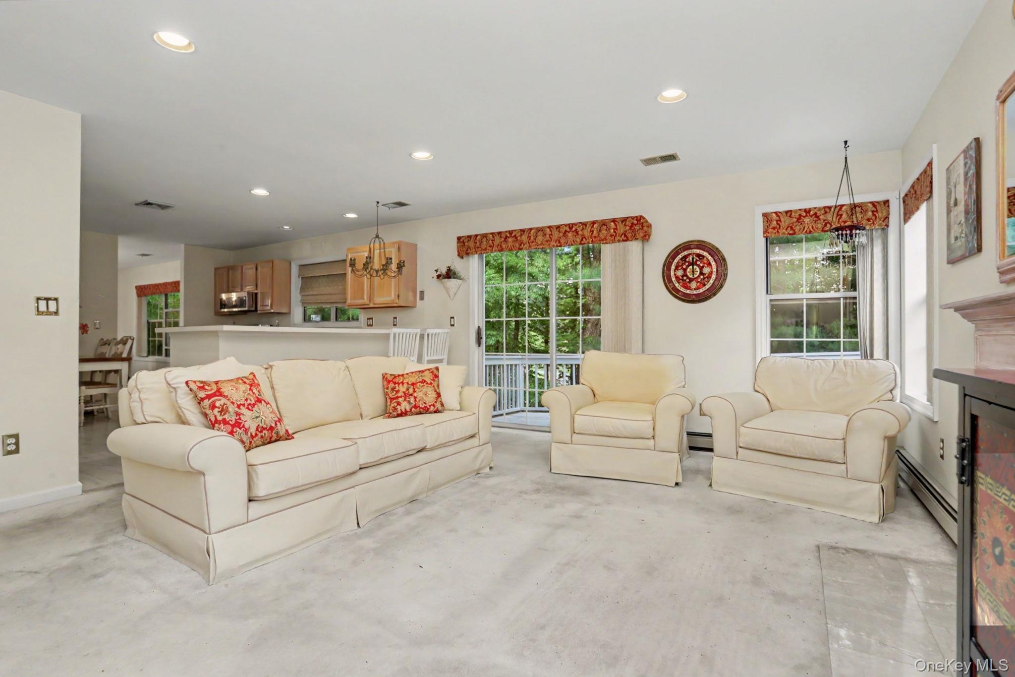 3176 Woodfield Court Property Photo 8