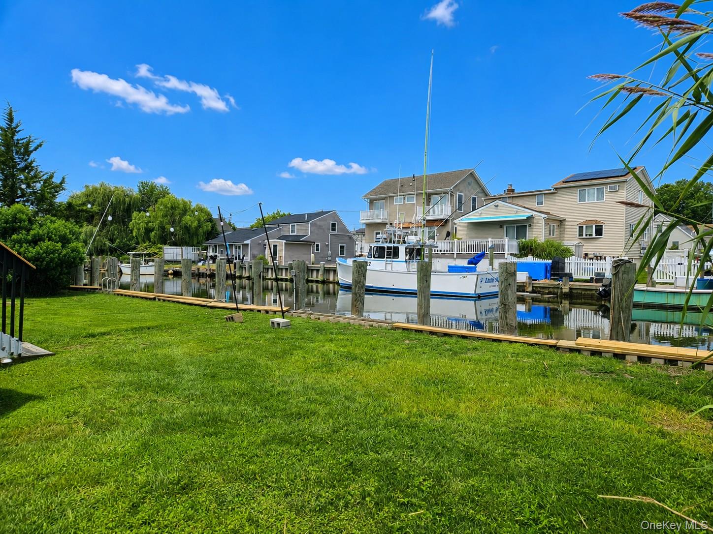 2706 Peconic Avenue Property Photo 2