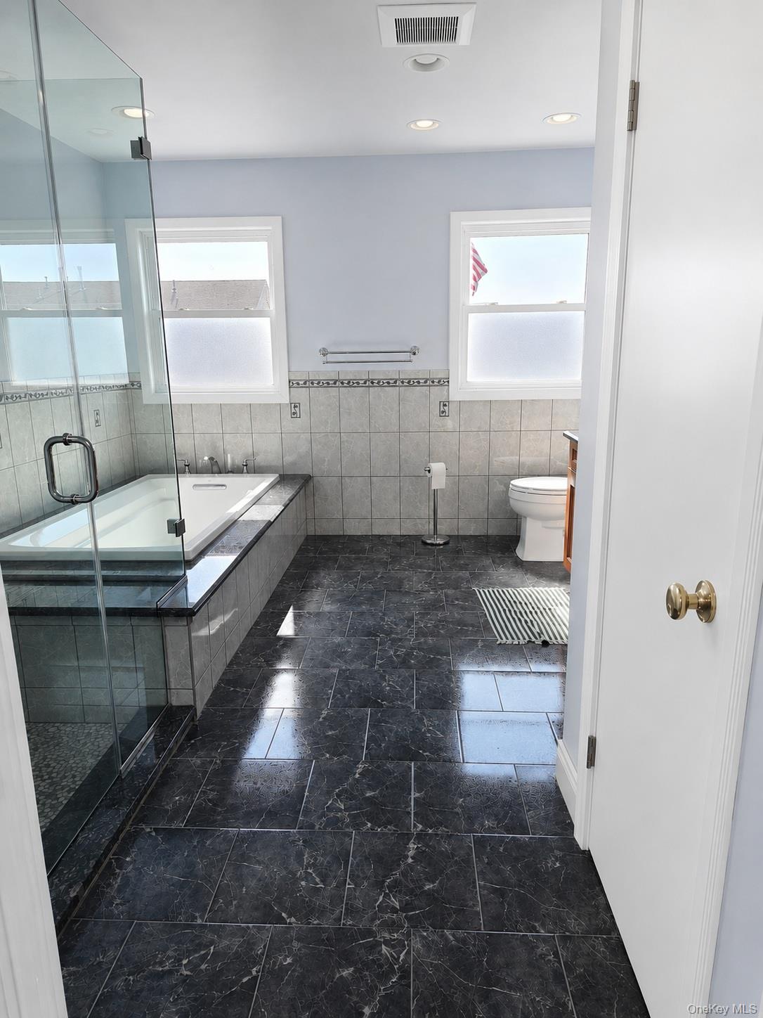 2706 Peconic Avenue Property Photo 23